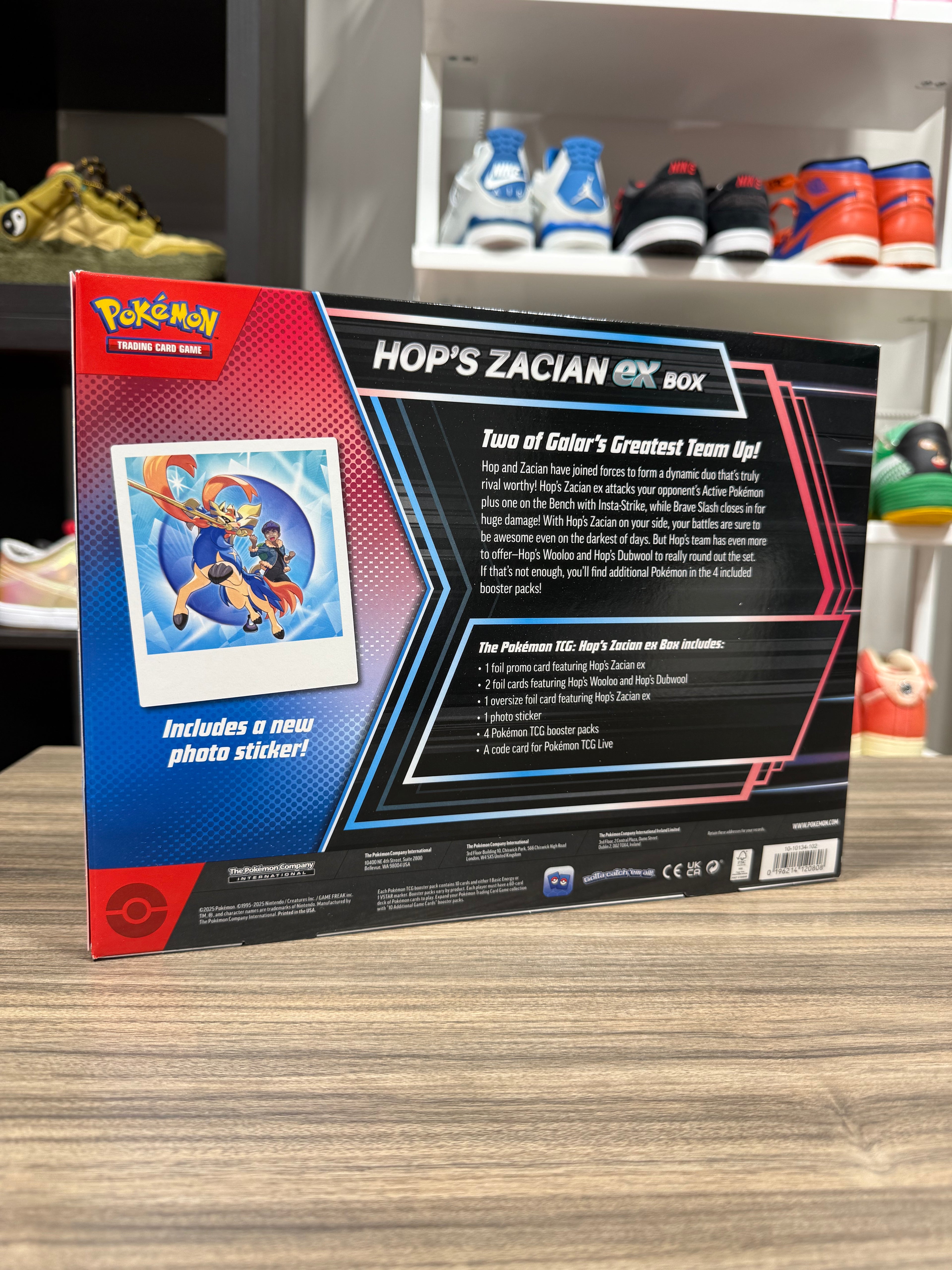 Pokemon Hop's Zacian ex Box