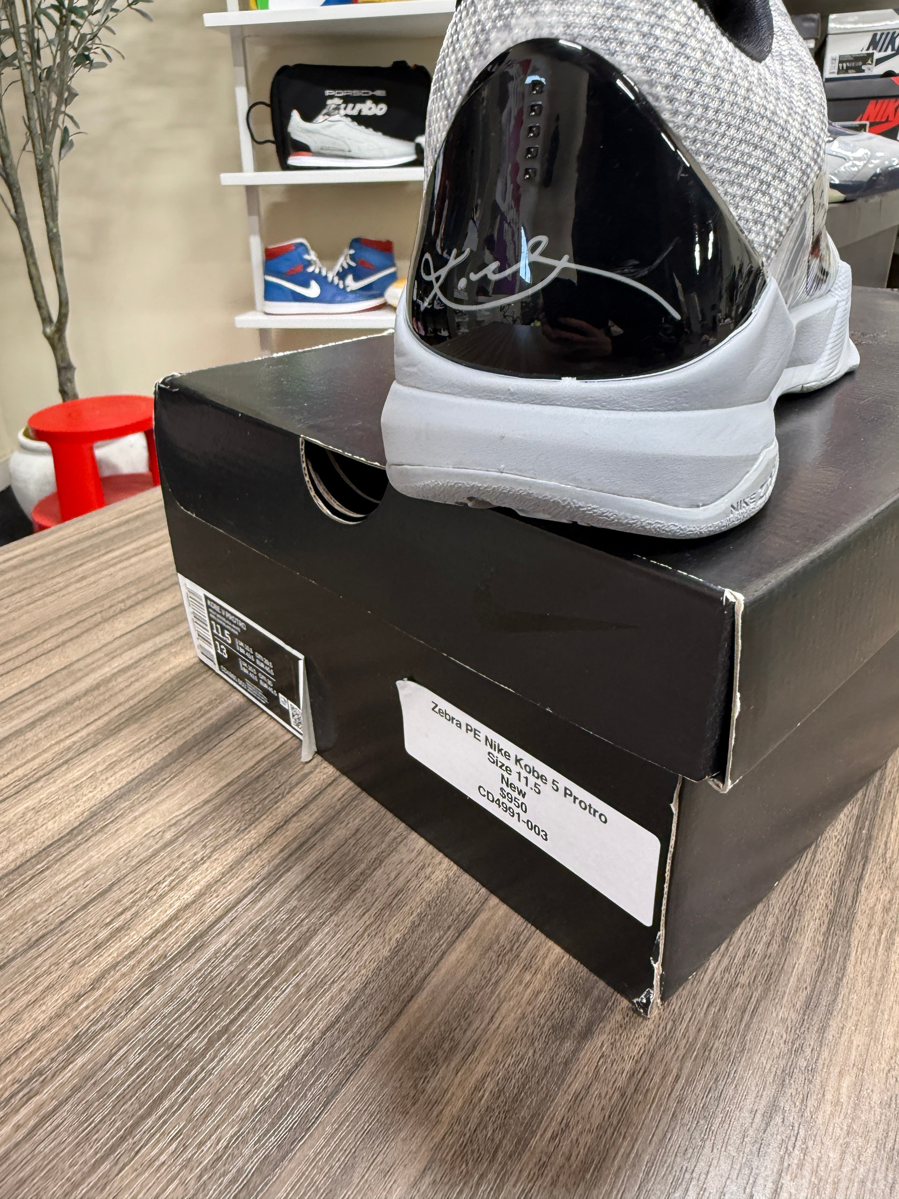 Nike Kobe 5 Protro Zebra PE Sz 11.5