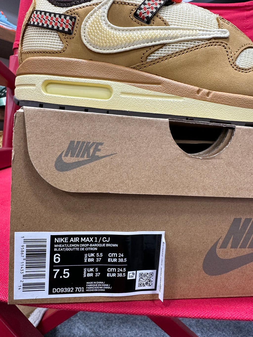 Nike Air Max 1 Travis Scott Wheat Lemon Drop Sz6