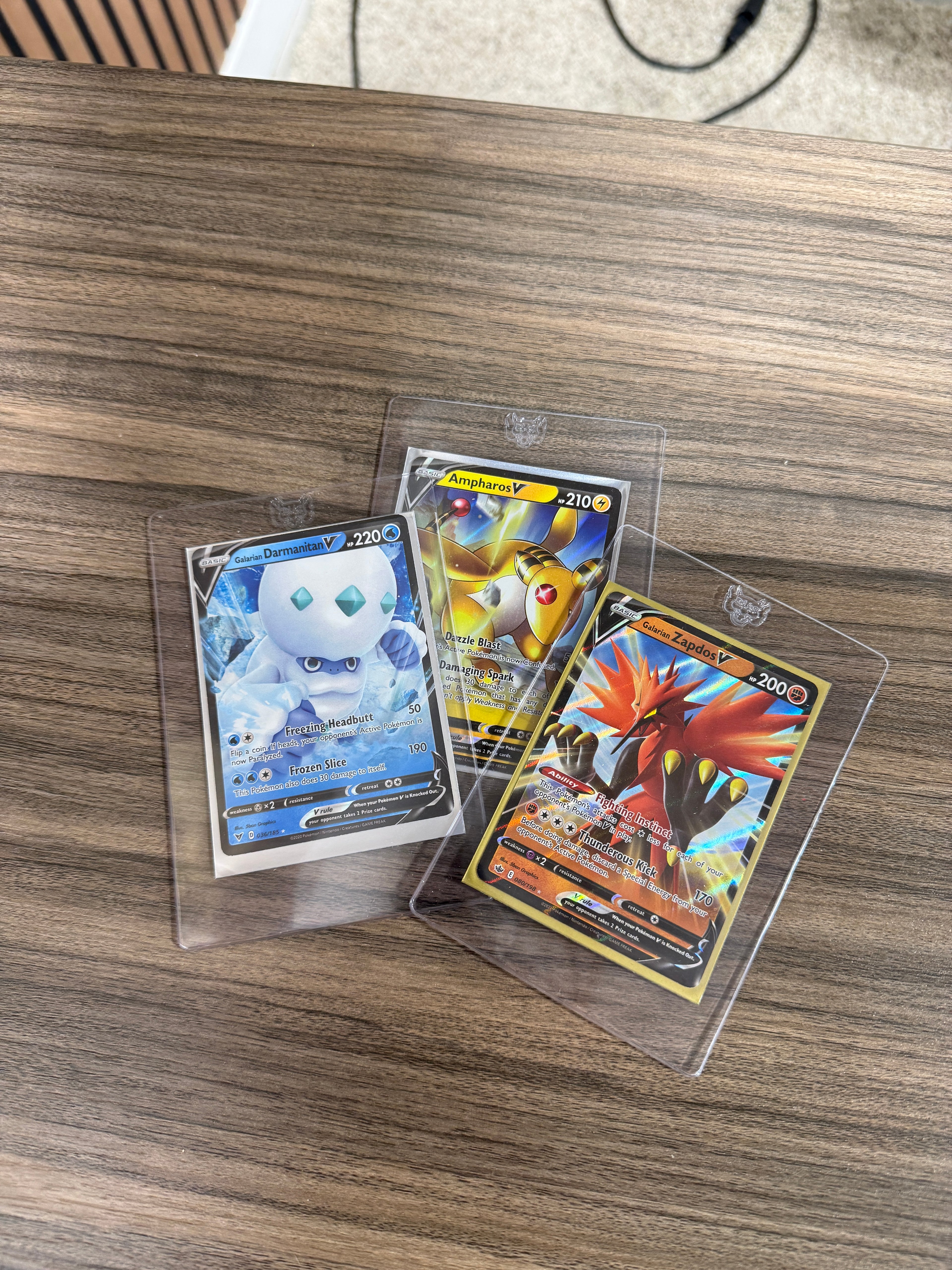 Amphros V. Galarian Zapdos V, Galarian Darmanitan V
