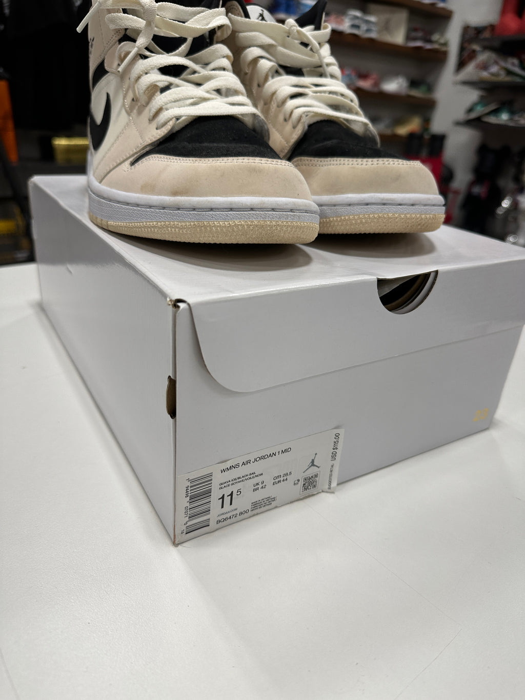 Jordan 1 Mid Barely Orange Sz 10M
