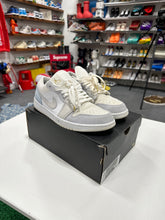 Load image into Gallery viewer, Jordan 1 Low Paris Sz 10
