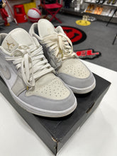 Load image into Gallery viewer, Jordan 1 Low Paris Sz 10
