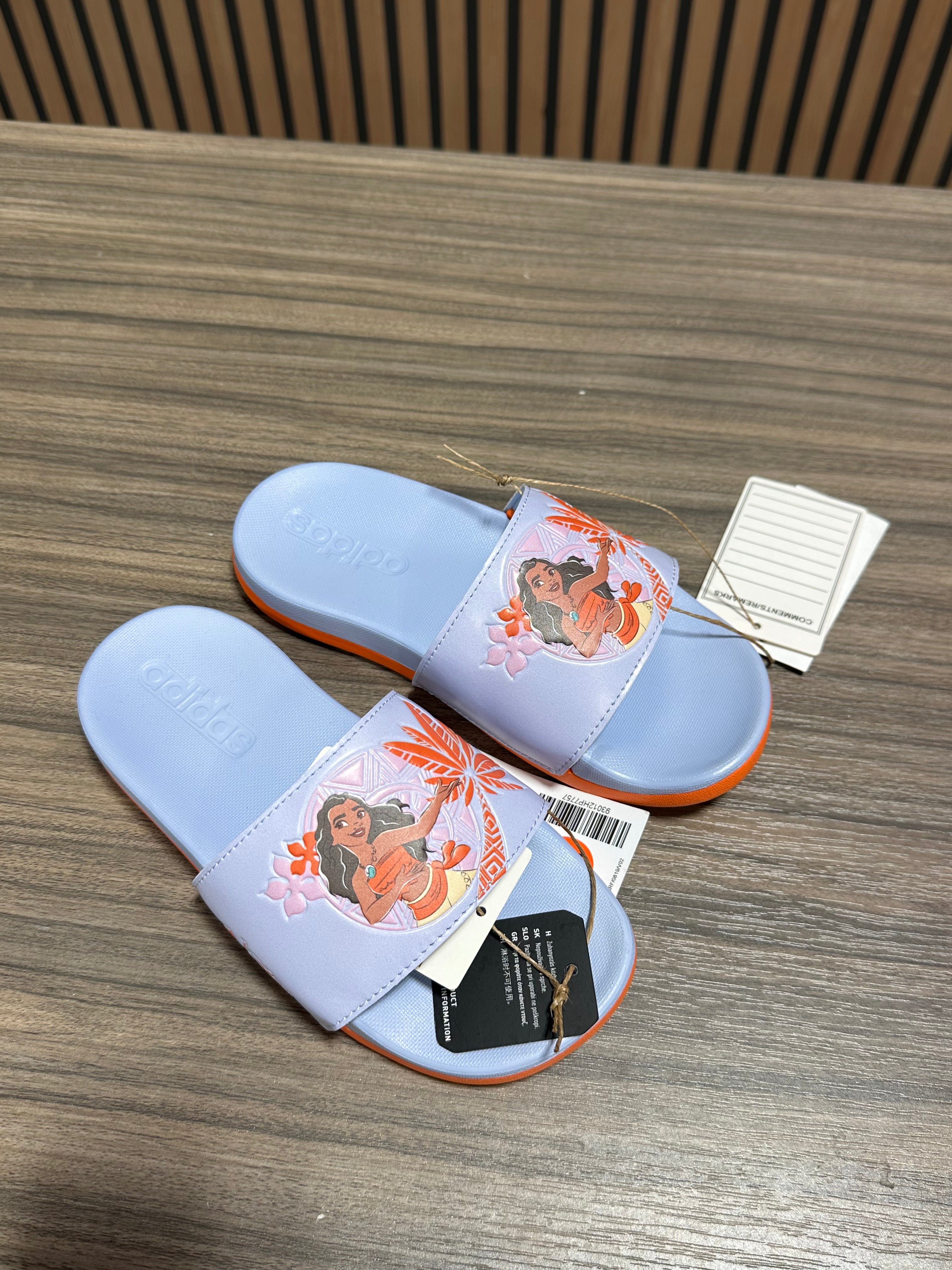 Adidas x Disney Moana Adilette Comfort Slides Sz 3.5