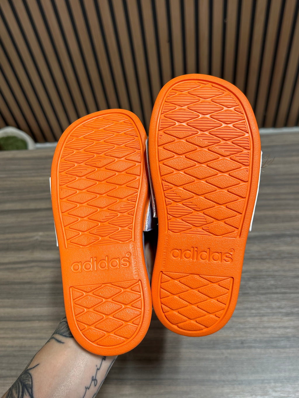 Adidas x Disney Moana Adilette Comfort Slides Sz 3.5