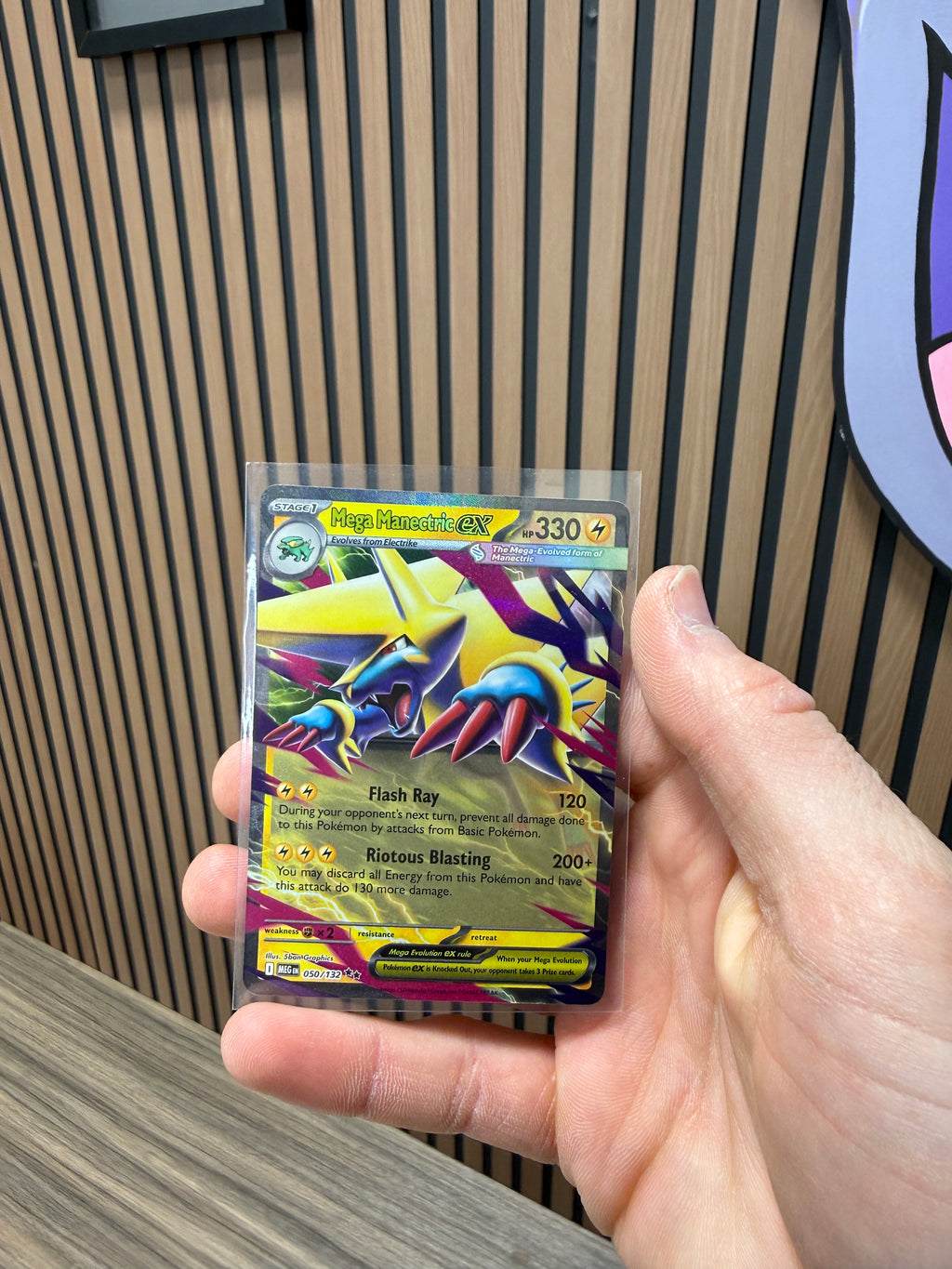 Pokemon Mega Evolution Mega Manectric EX 050/132 NM