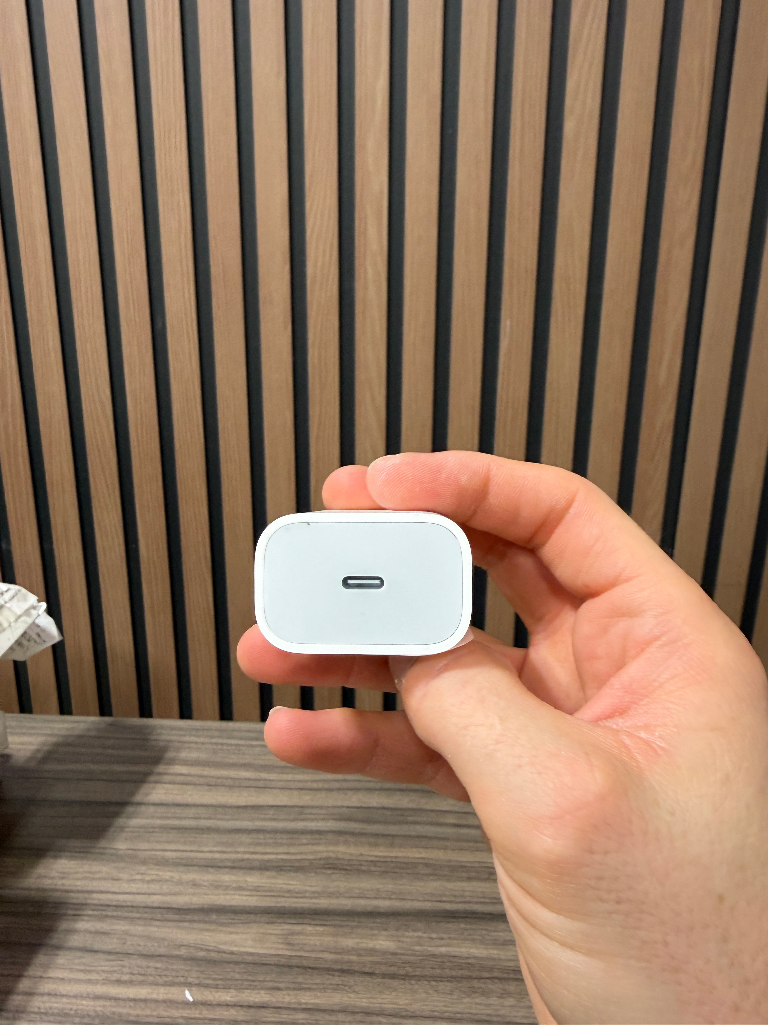 Apple AUTHENTIC 20W USB-C Power Adapter without box
