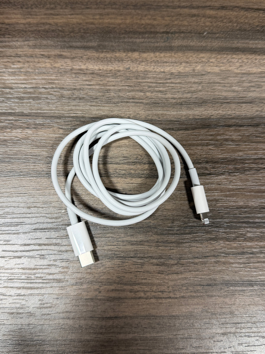 Apple AUTHENTIC USB-C to Lightning Cable (1m)