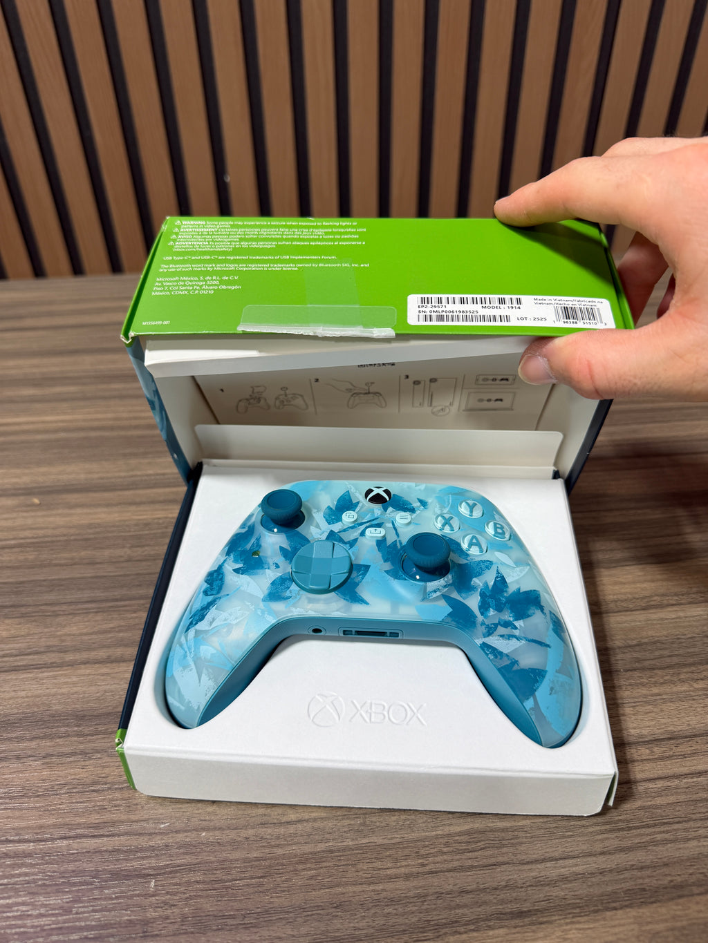 Xbox Wireless Controller – Ice Breaker Special Edition