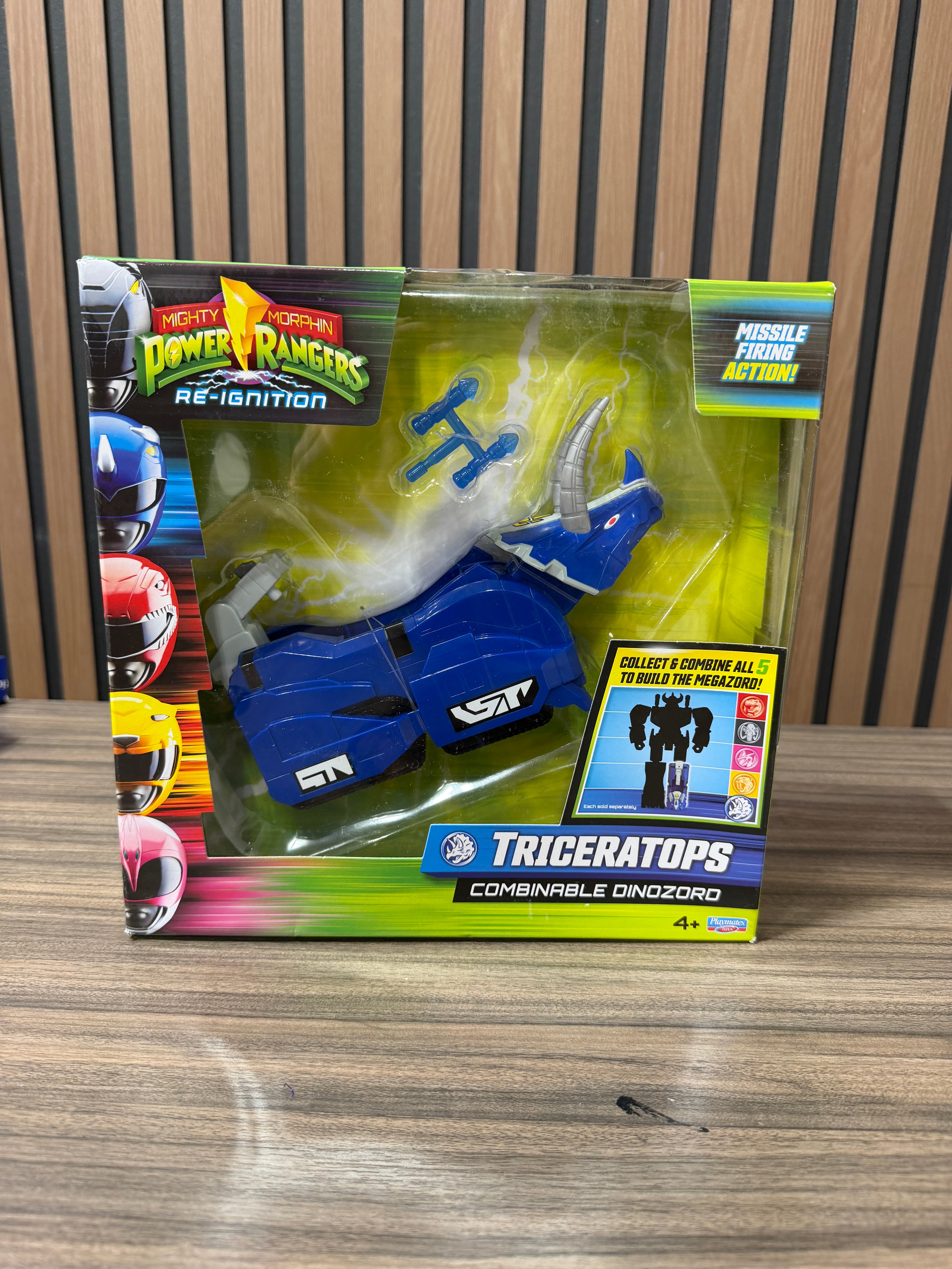 Blue Ranger's Triceratops Dinozord by Playmates Toys