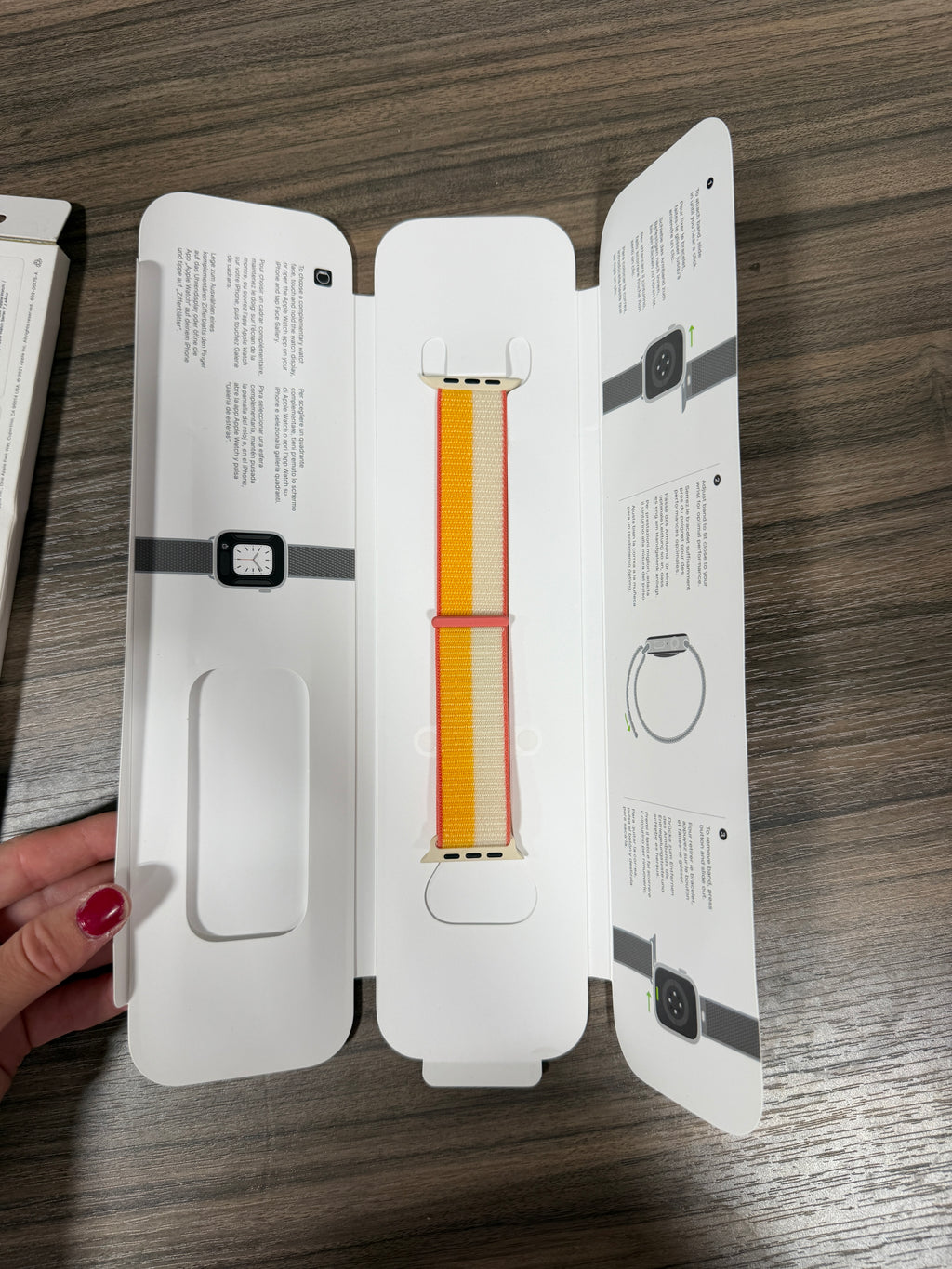 45mm maize/white Apple Watch Sport Loop band