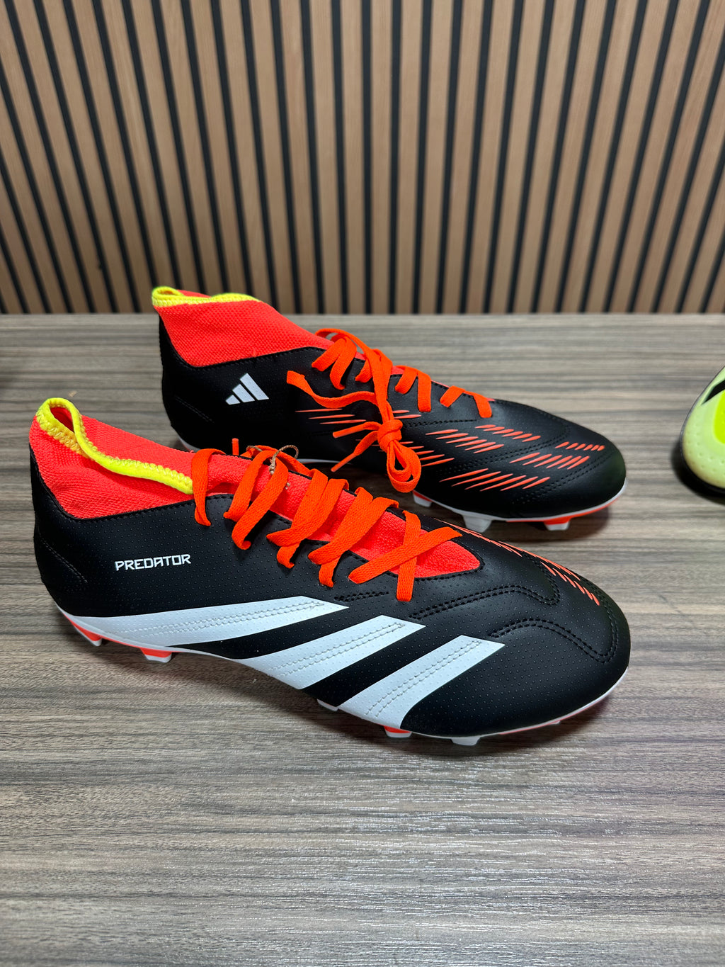 Adidas Predator Club Sock soccer cleat Sz 9