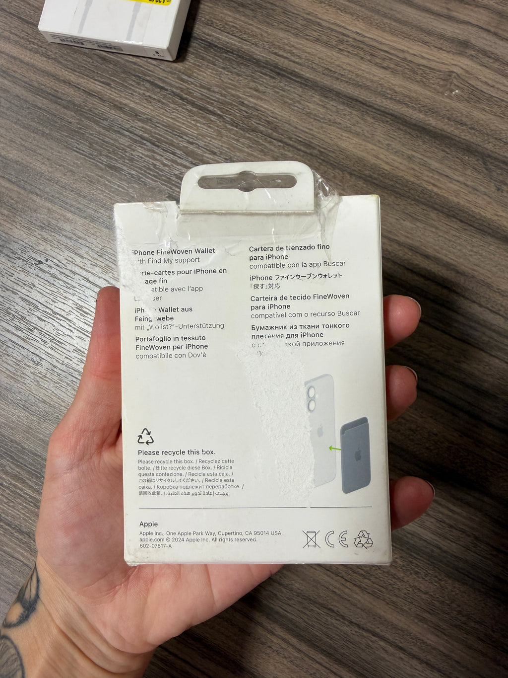 Apple FineWoven Wallet with MagSafe navy blue