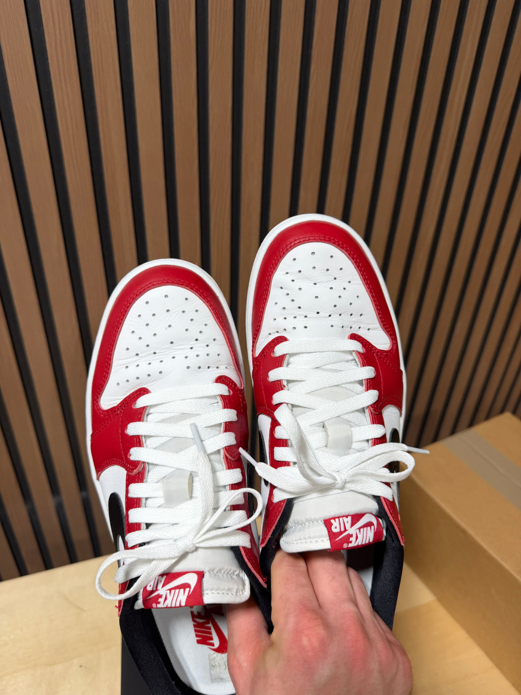 Air Jordan 1 Retro Low OG "Chicago" sneakers men's sz 10.5