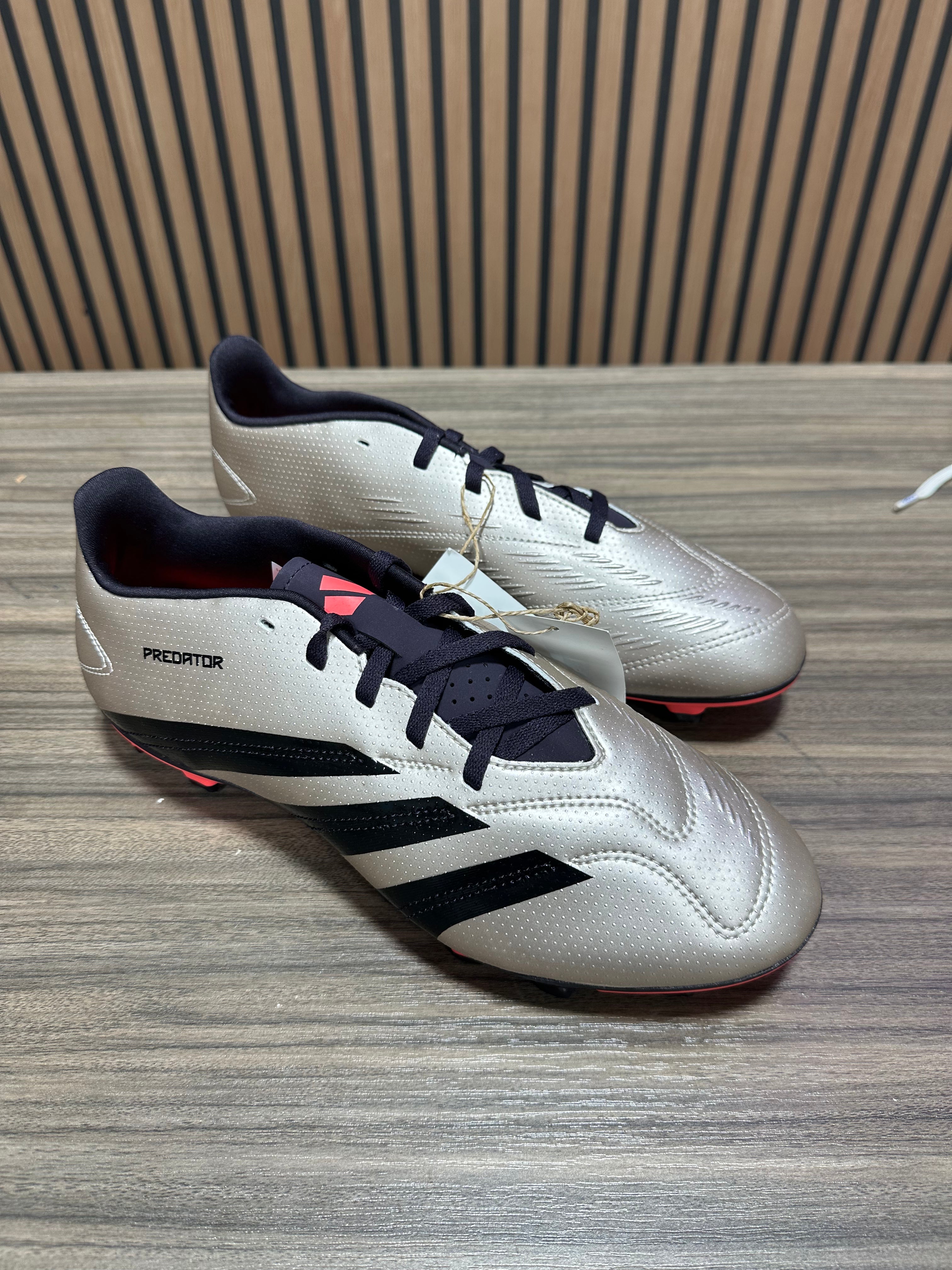 Adidas Predator Club FxG Sz 9