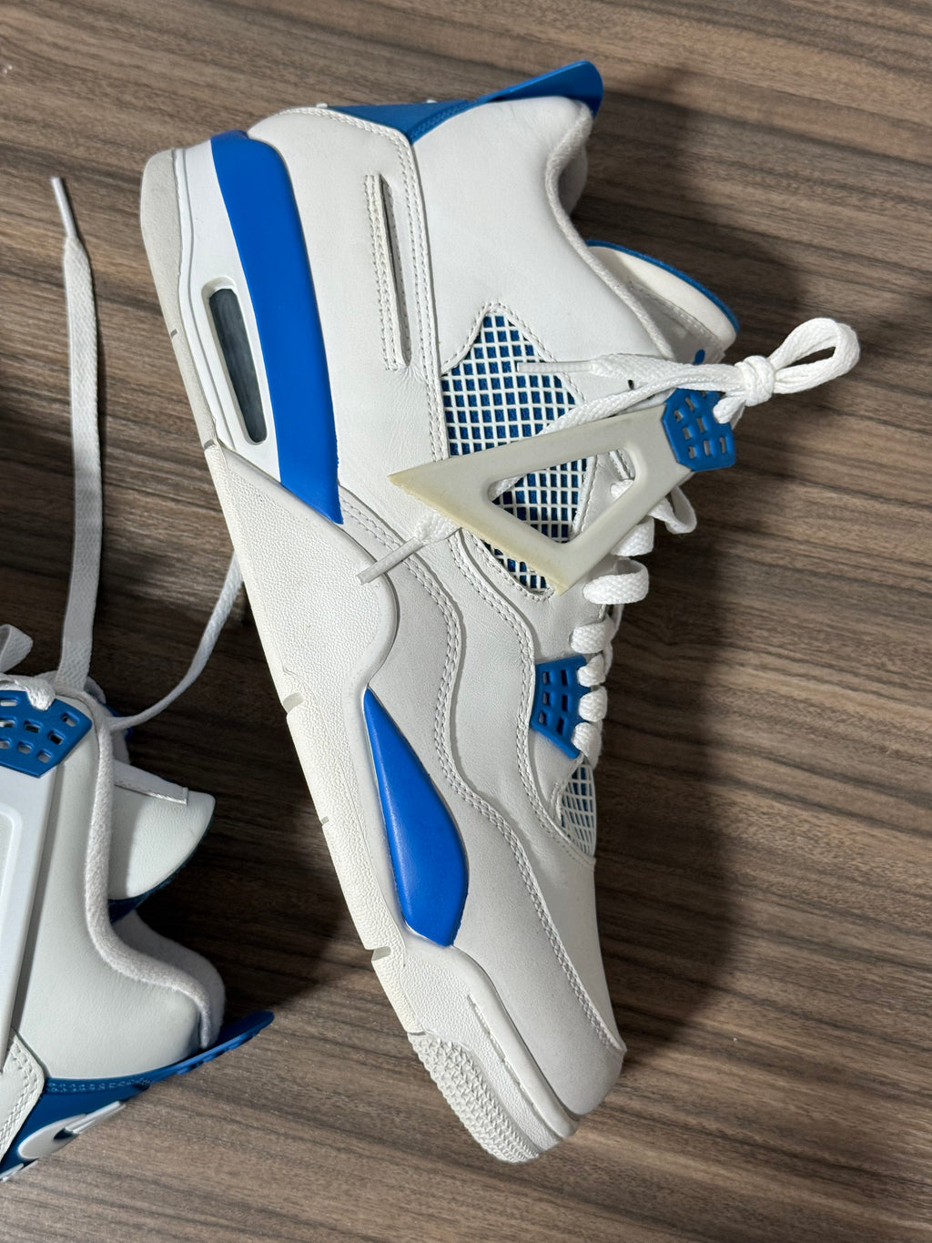 Mismatched/Damaged Jordan 4 Read Description