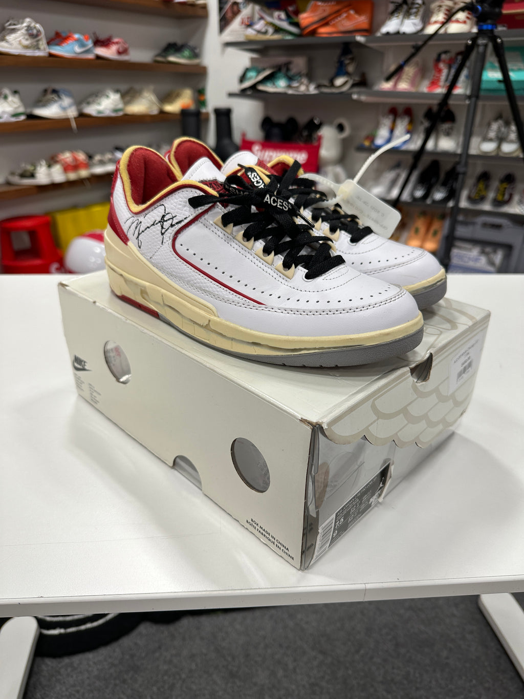 Jordan 2 Retro Low SP Off-White White Red Sz 7.5M/9W