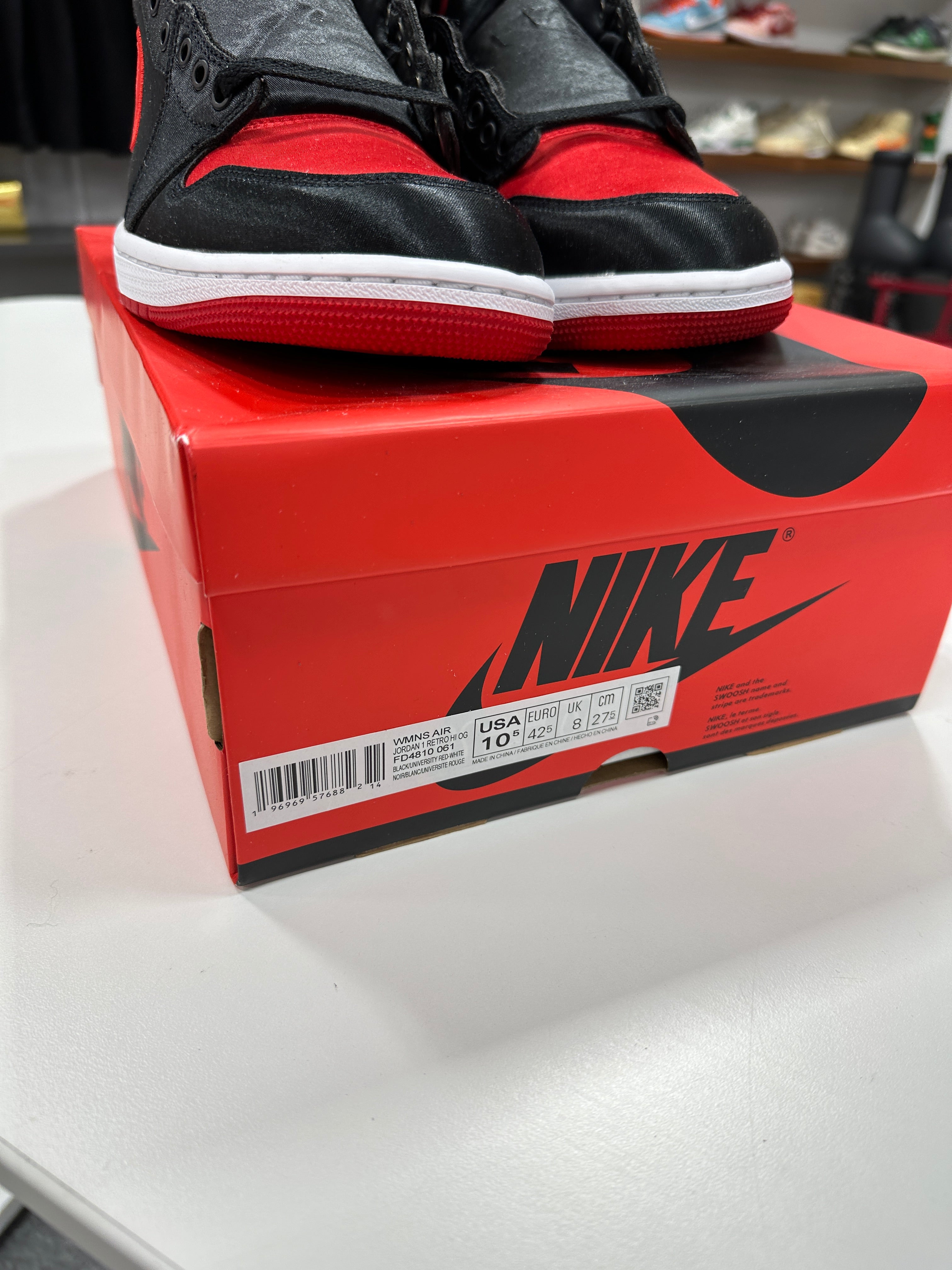Jordan 1 Retro High OG Satin Bred sz M9/W10.5