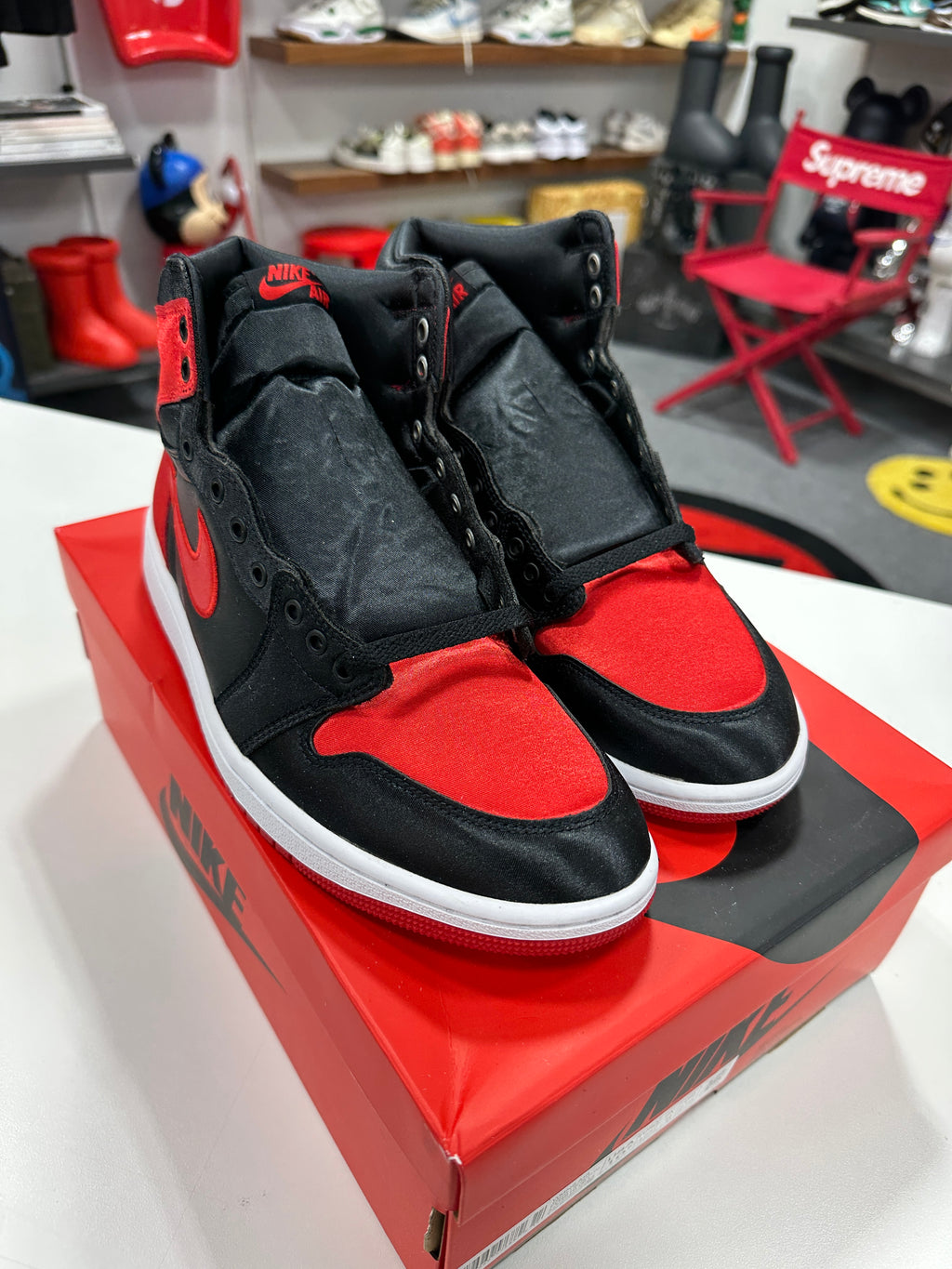 Jordan 1 Retro High OG Satin Bred sz M9/W10.5