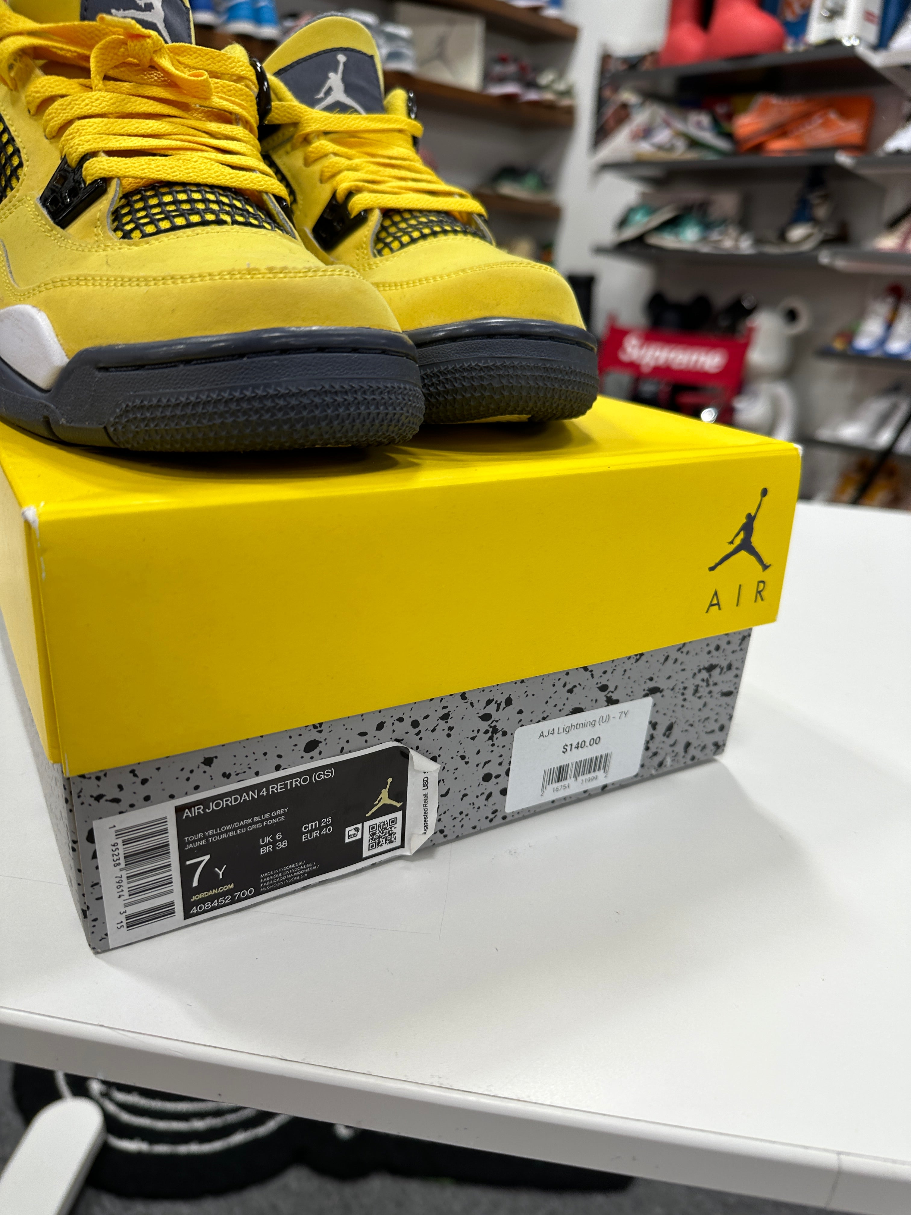 Jordan 4 Retro Lightning (2021) (GS) Sz 7Y