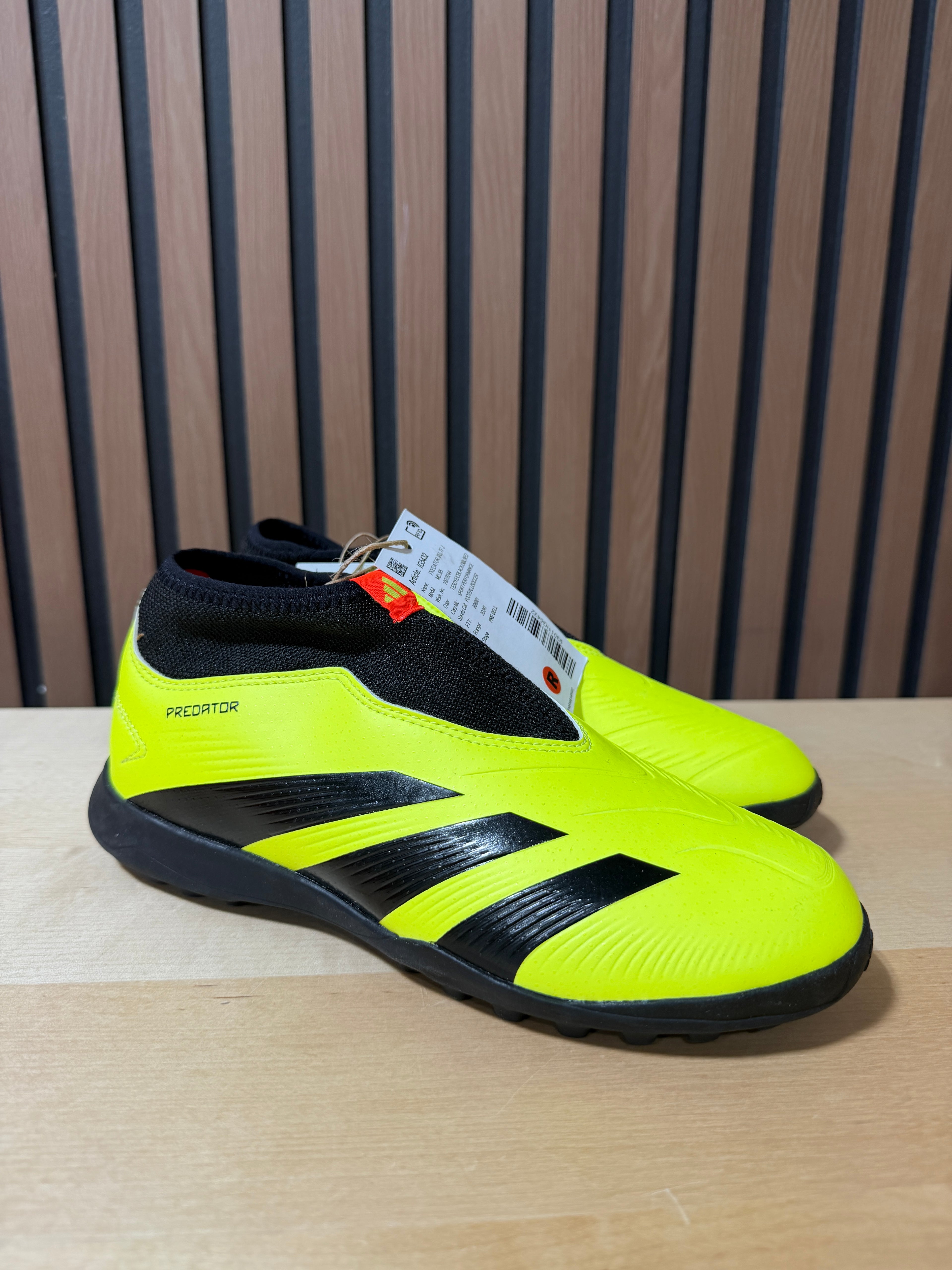 Adidas Predator 24 League Laceless Turf youth Soccer Shoes sz 3.5