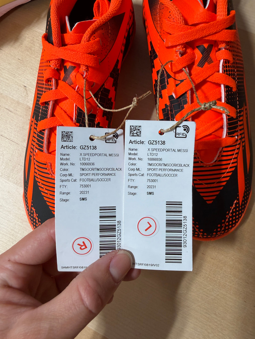 Adidas X Speedportal Messi.4 Indoor junior Soccer Shoes sz 3.5
