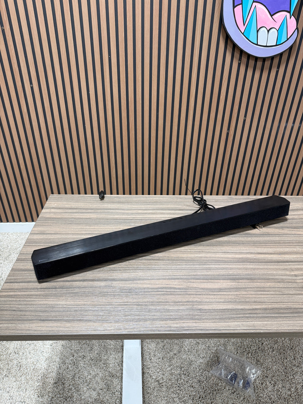 Samsung B-Series Dolby Audio Soundbar (HW-B450) - + Subwoofer