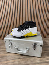 Load image into Gallery viewer, Jordan 17 Retro Low All-Star Lightning (2024) Sz 7
