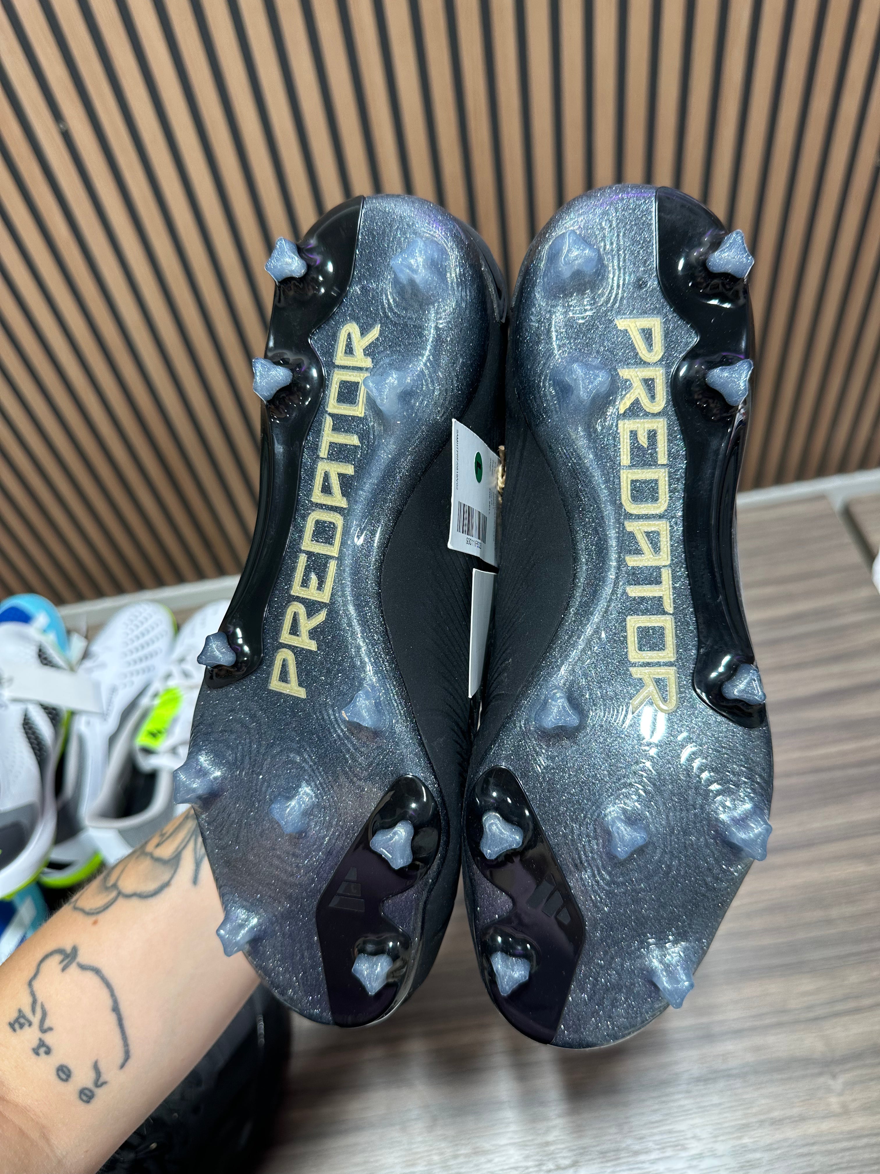 Black adidas Predator Pro Firm Ground soccer cleats sz 9