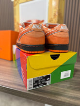 Load image into Gallery viewer, Concepts x Nike Dunk Low SB 'Orange Lobster' Special Box Sz 9

