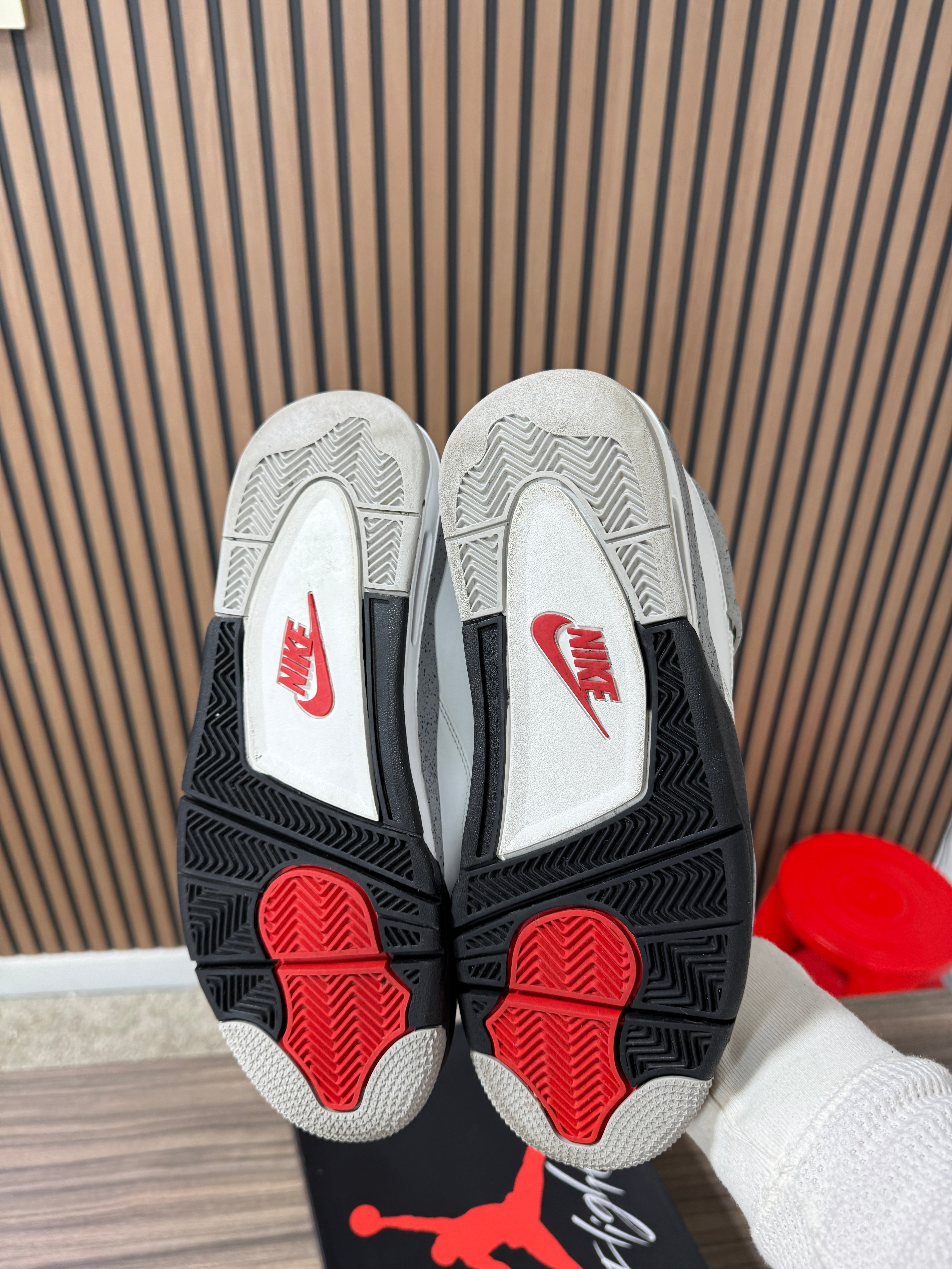 Air Jordan 4 Retro OG 'White Cement' 2025 Sz 9