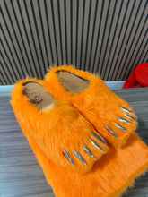 Load image into Gallery viewer, Bravest Studios Claw Shoes Sz 12
