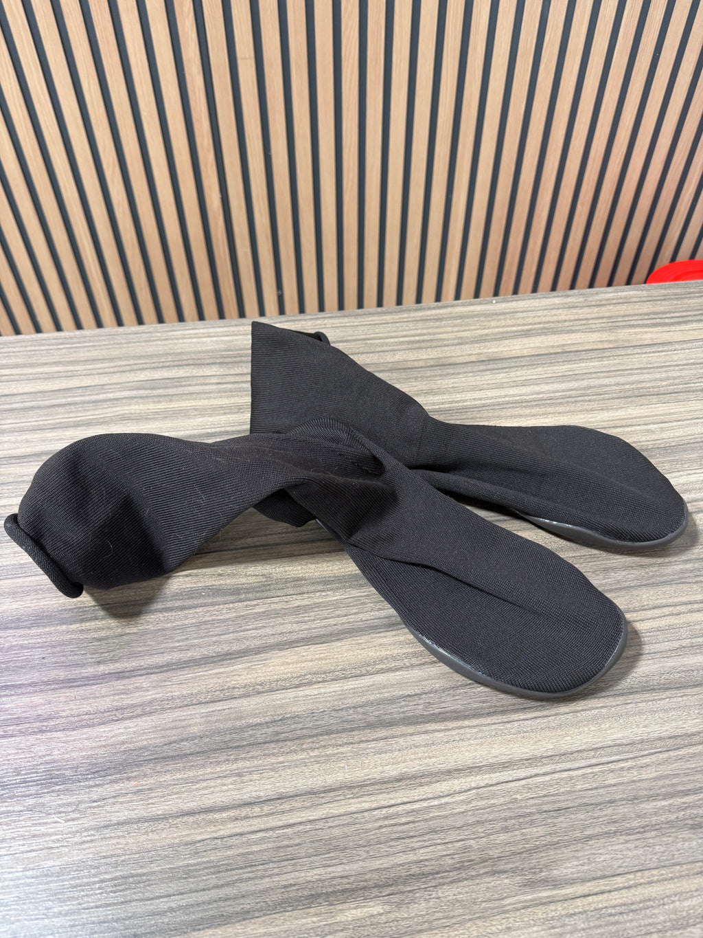 YZY Pod 'Black' Sz 2