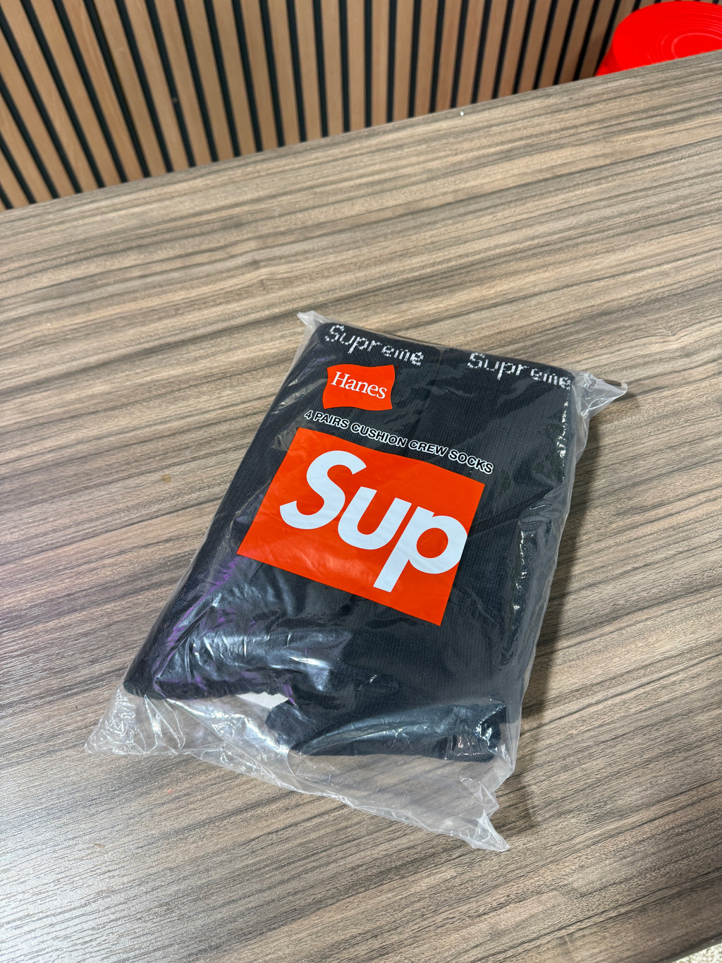 upreme x Hanes Crew Socks (4 Pack) 'Black' Sz 6-12