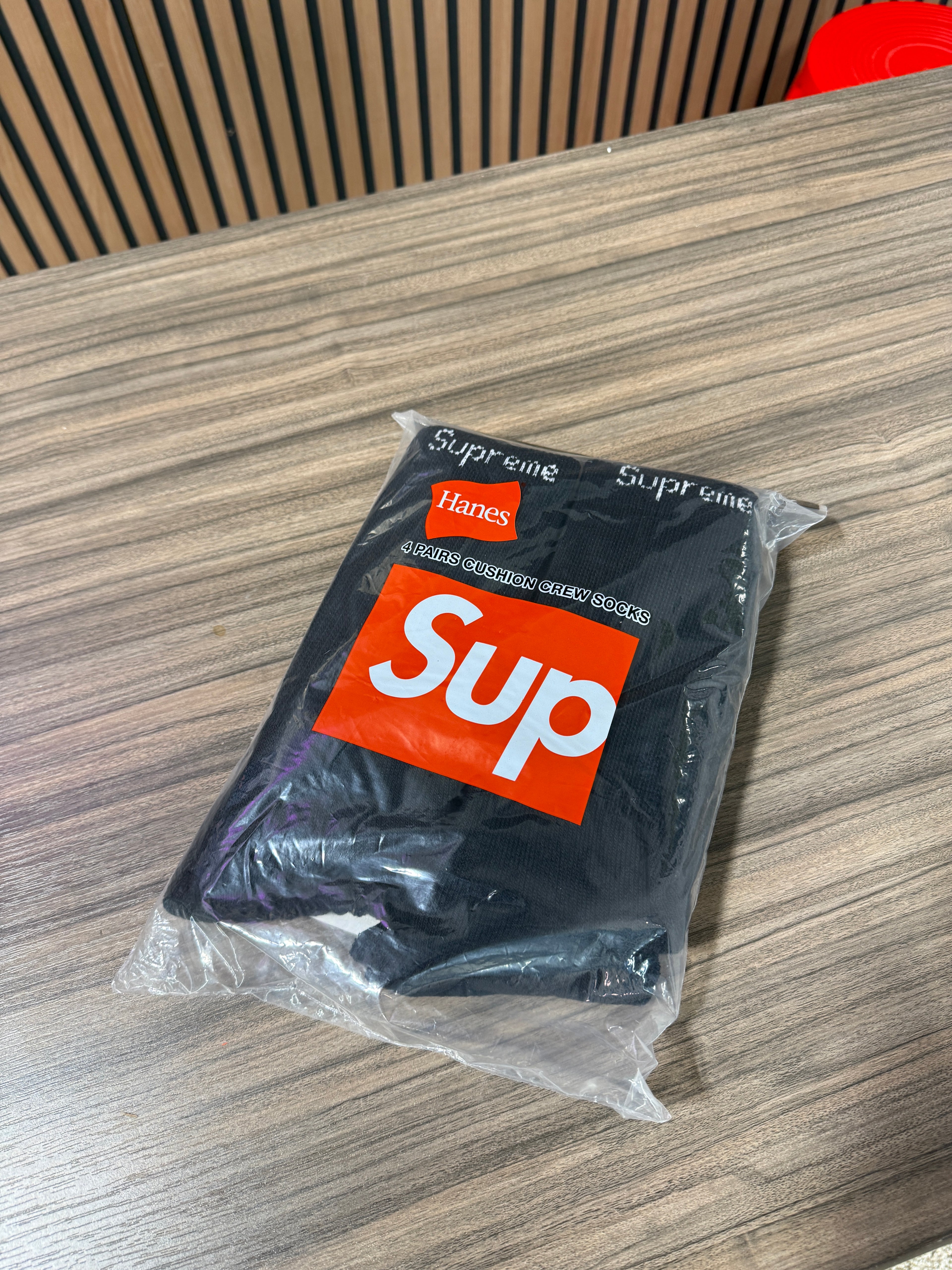upreme x Hanes Crew Socks (4 Pack) 'Black' Sz 6-12