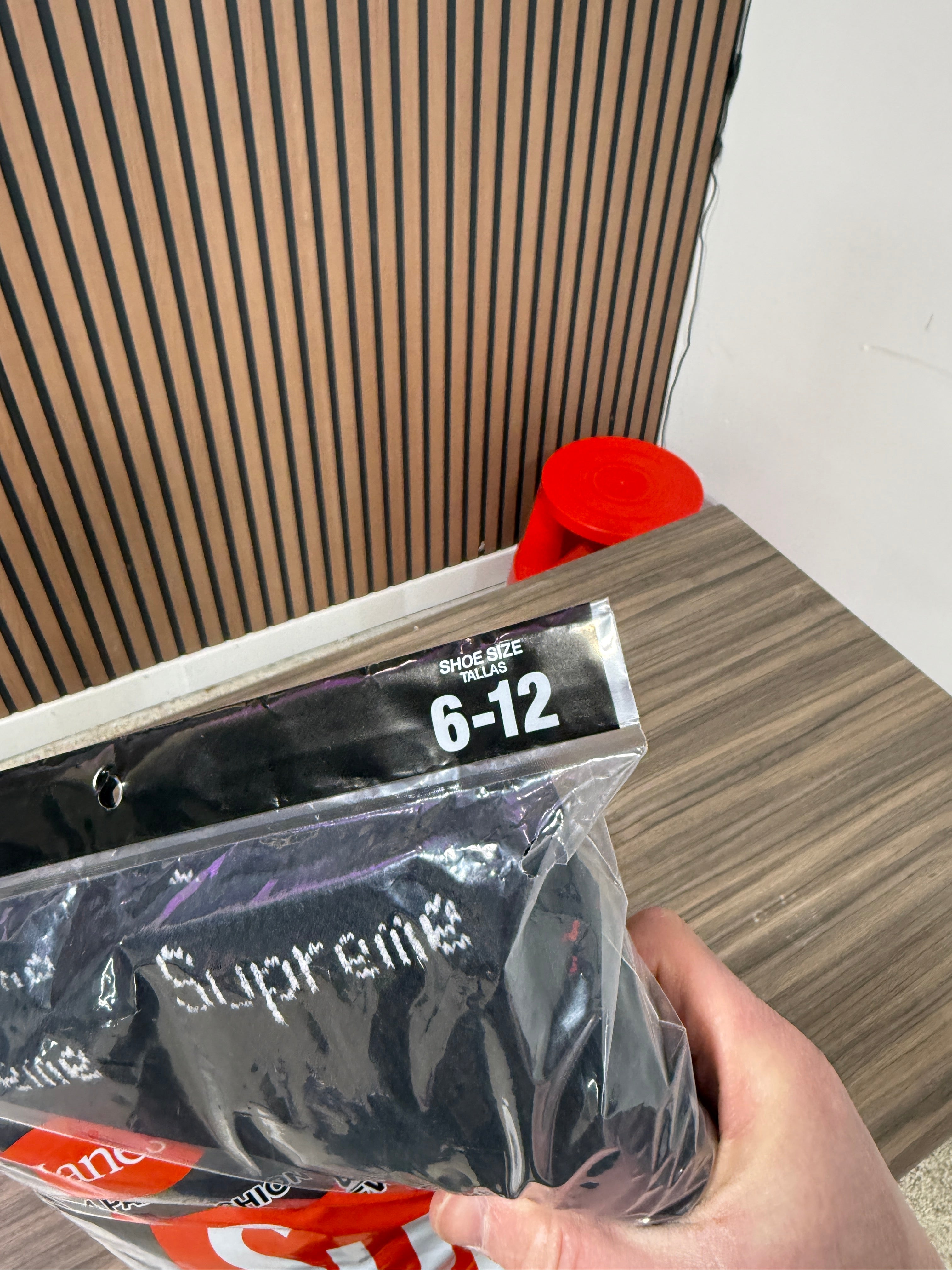 upreme x Hanes Crew Socks (4 Pack) 'Black' Sz 6-12