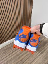 Load image into Gallery viewer, Jordan 4 PE Florida Gators Sz 15
