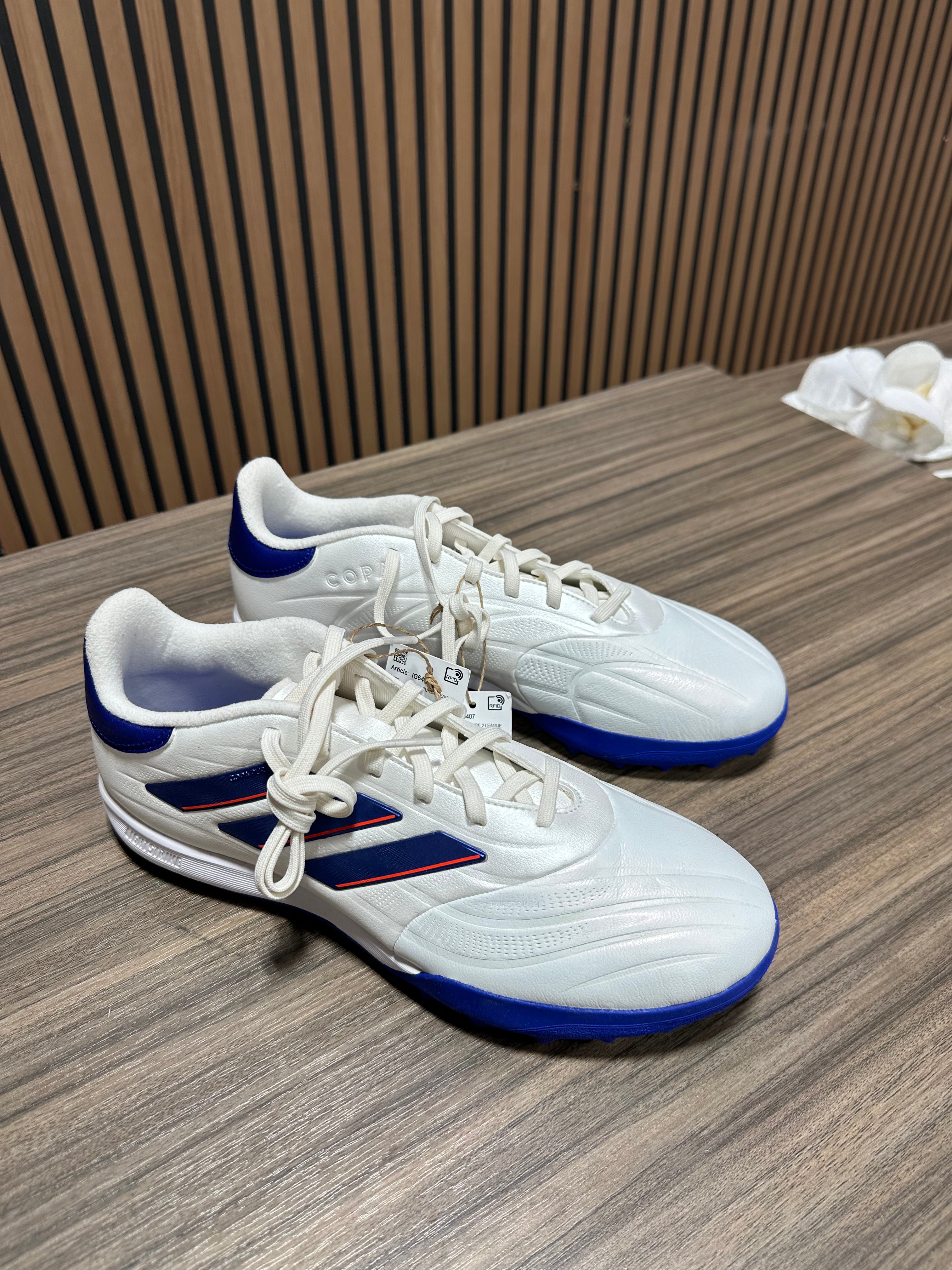 Adidas Copa Pure 2 Turf shoes Sz 9