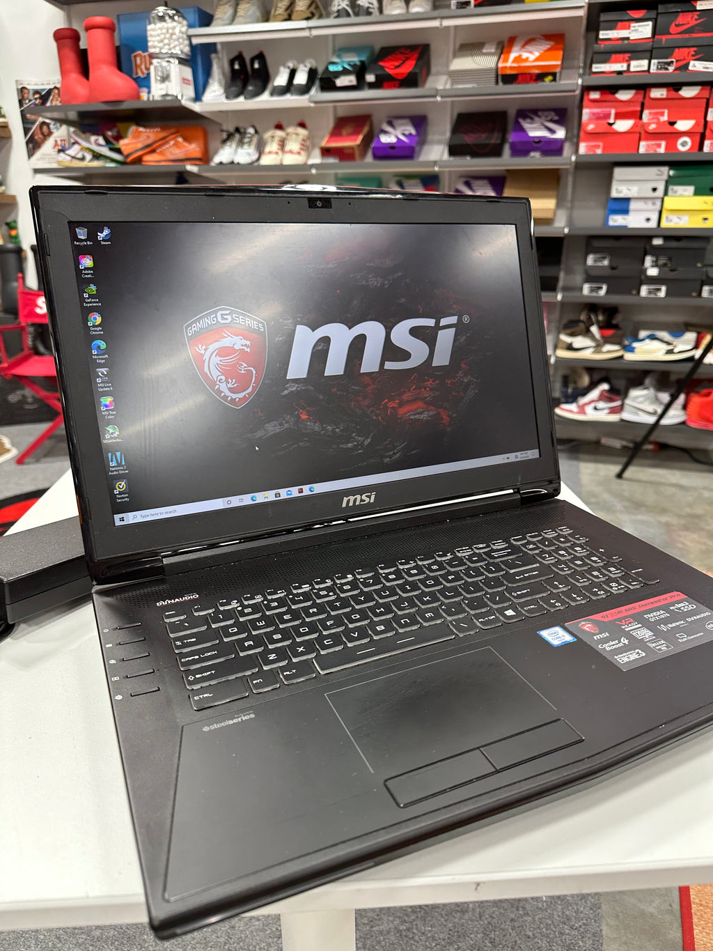 MSI GT72VR 6RD Dominator Gaming PC