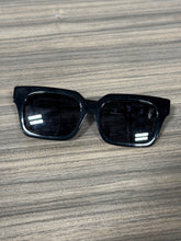 Load image into Gallery viewer, Off White Sunglasses
