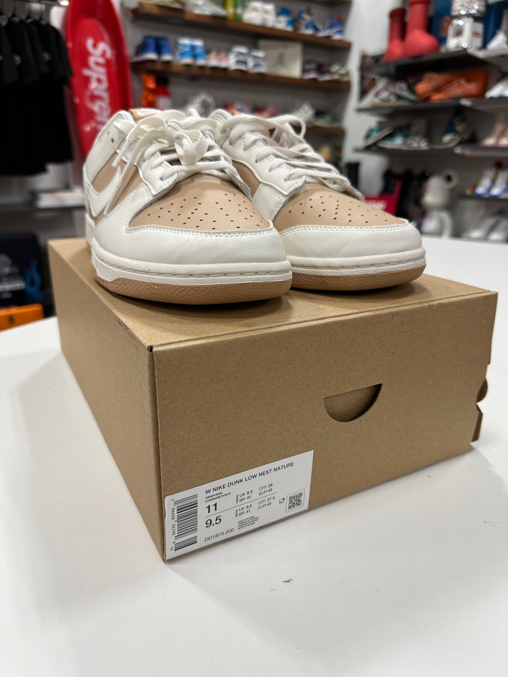 Nike Dunk Low Tan/White sz 9.5M 11W