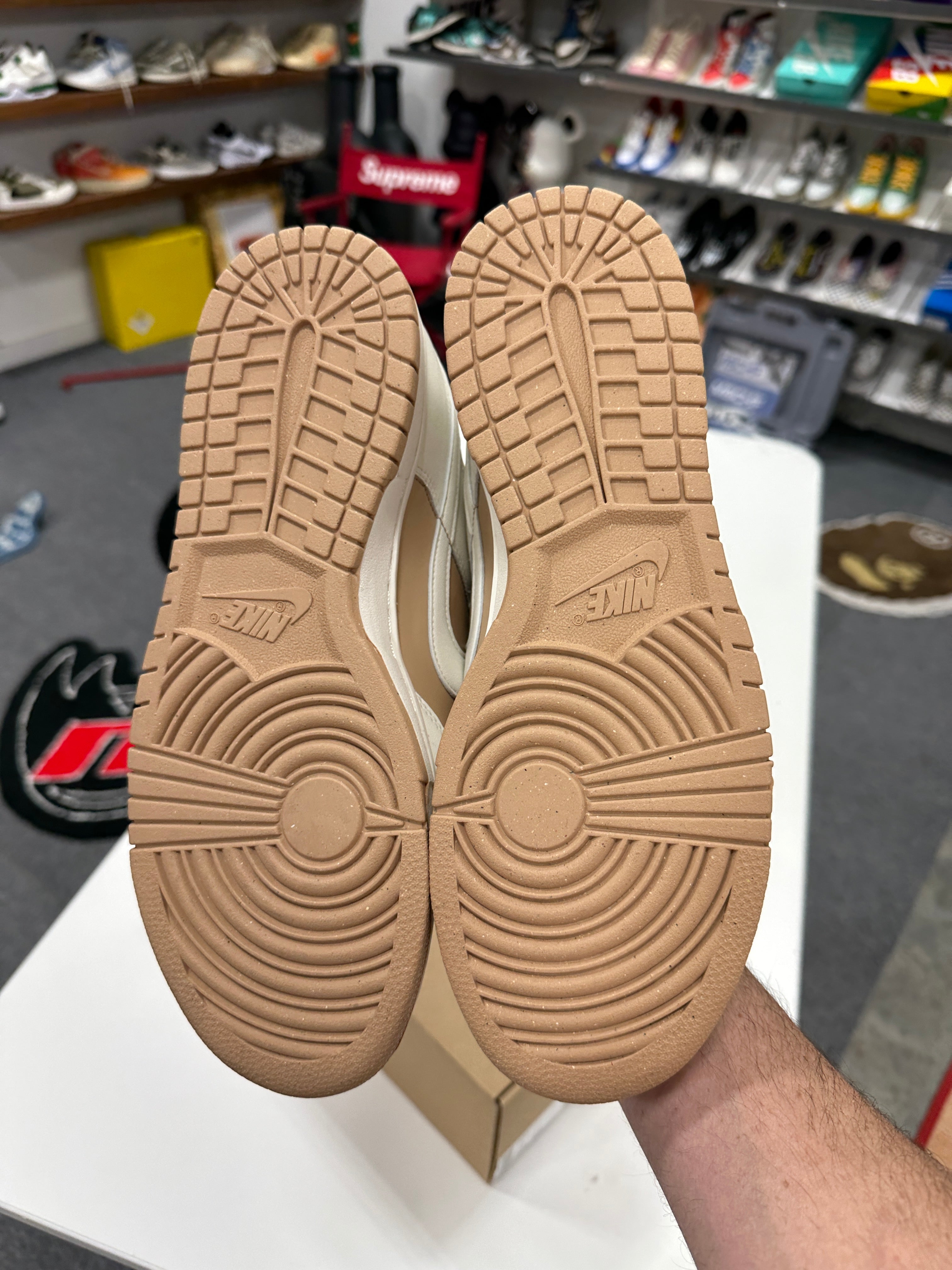 Nike Dunk Low Tan/White sz 9.5M 11W