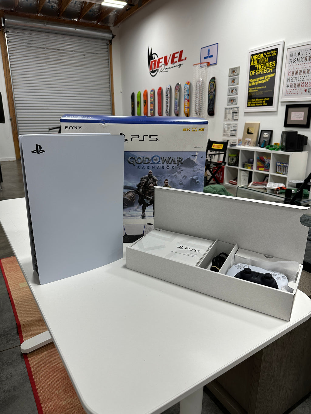 Playstation 5 GOW Ragnarok Console