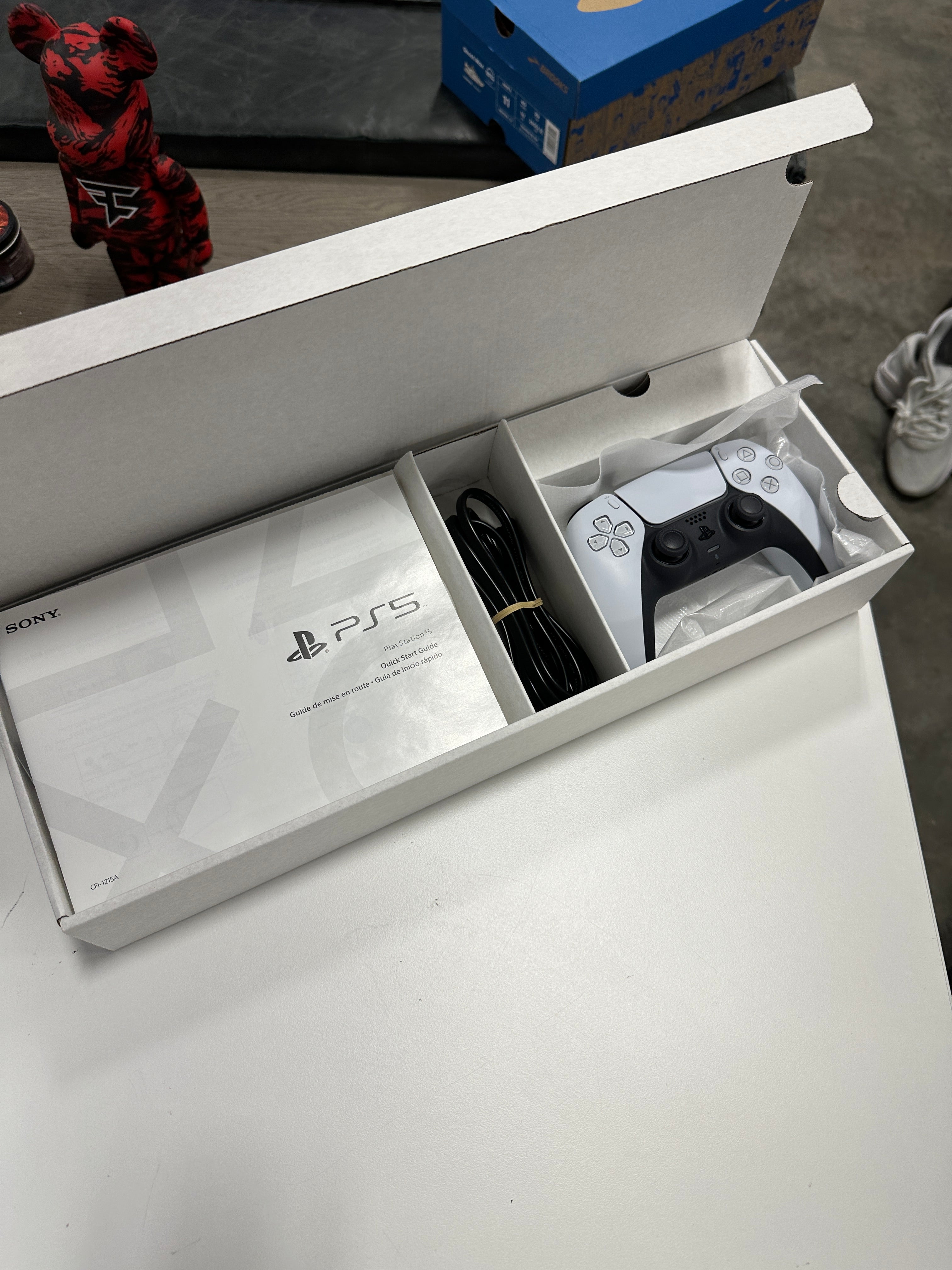 Playstation 5 GOW Ragnarok Console