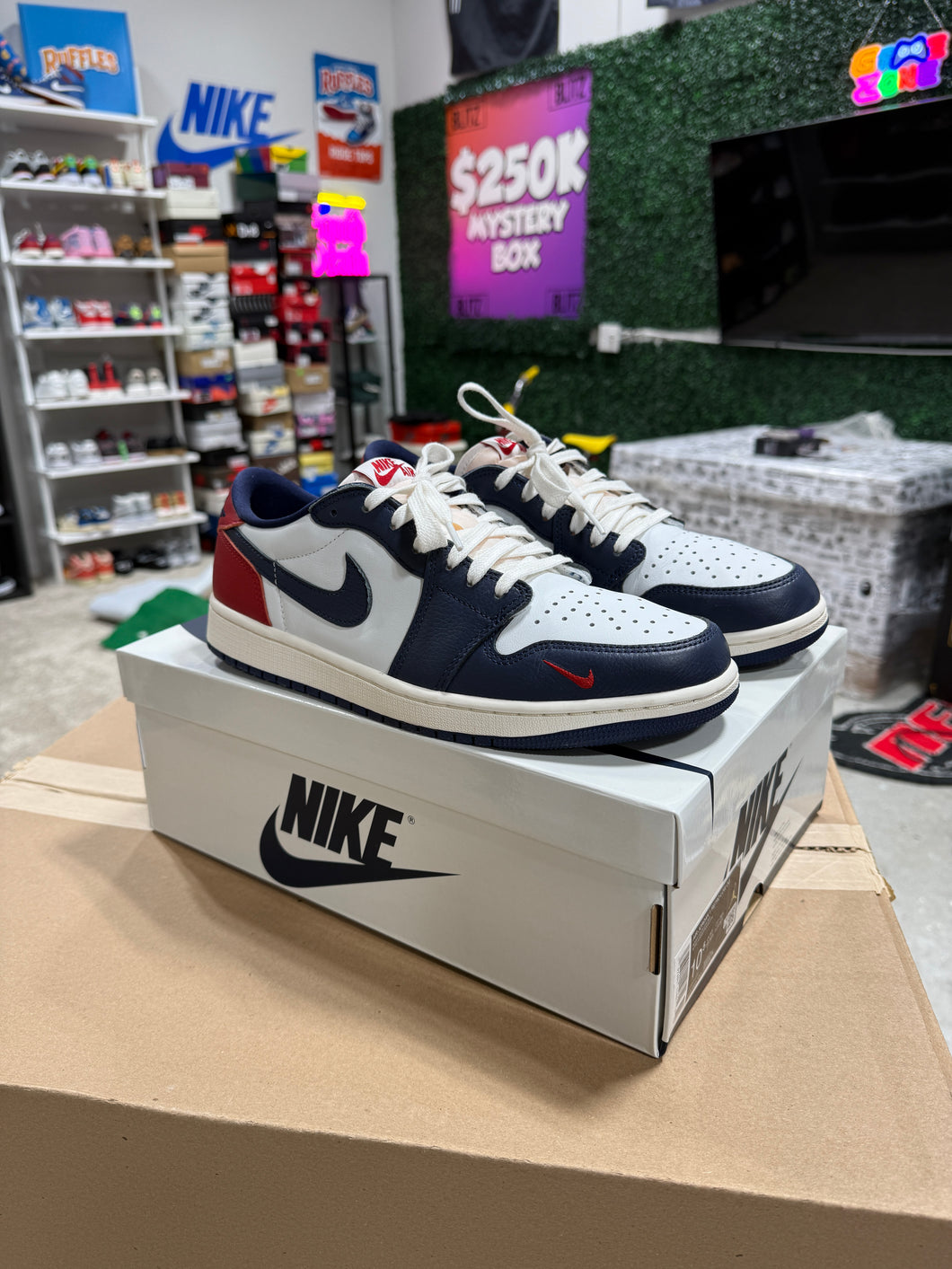 Jordan 1 Retro Low OG Howard University Sz 10.5