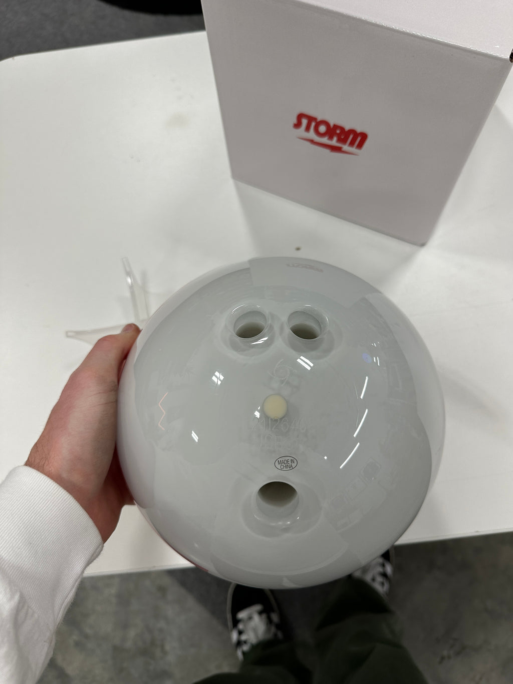 Supreme Storm Bowling Ball White Sz M