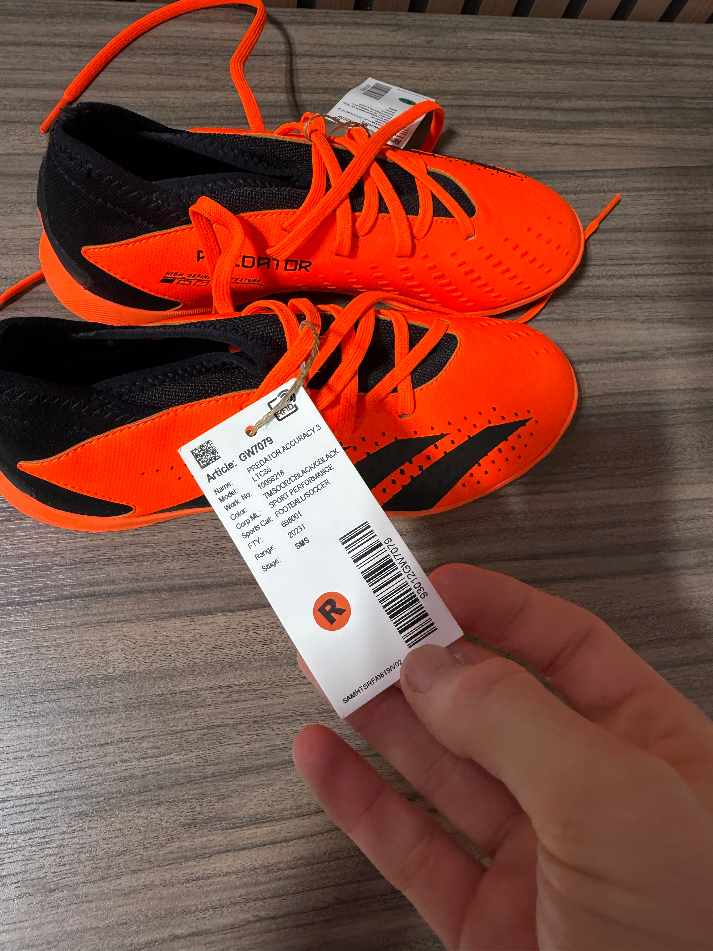 adidas PREDATOR ACCURACY.3 TF JR Main II Pack Sz 3.5