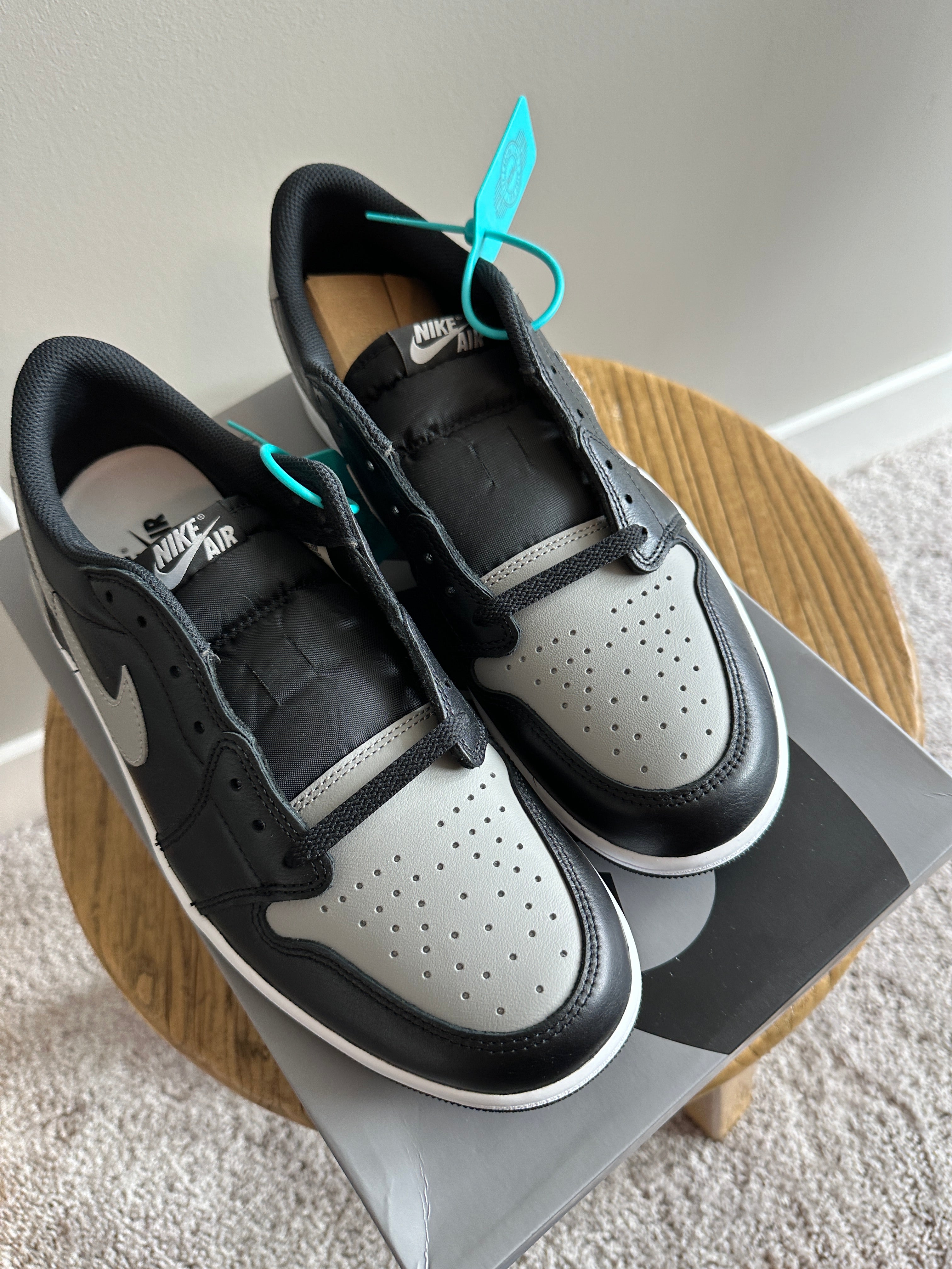 Jordan 1 Retro Low OG Shadow sz 11