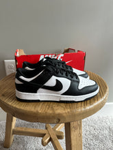 Load image into Gallery viewer, Nike Panda Dunks Sz 7
