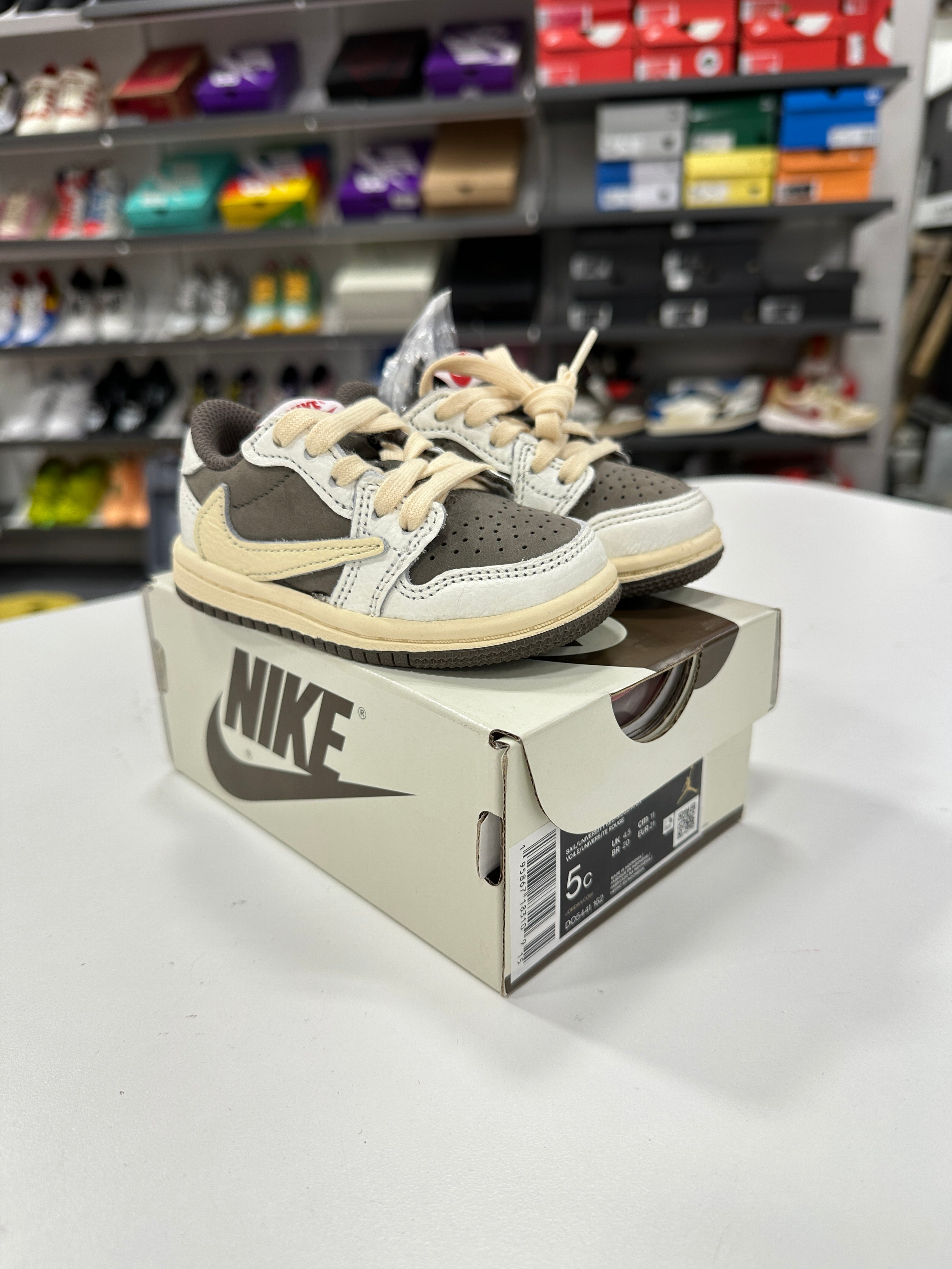 Jordan 1 Low Reverse Mocha Travis Scott Sz 5C